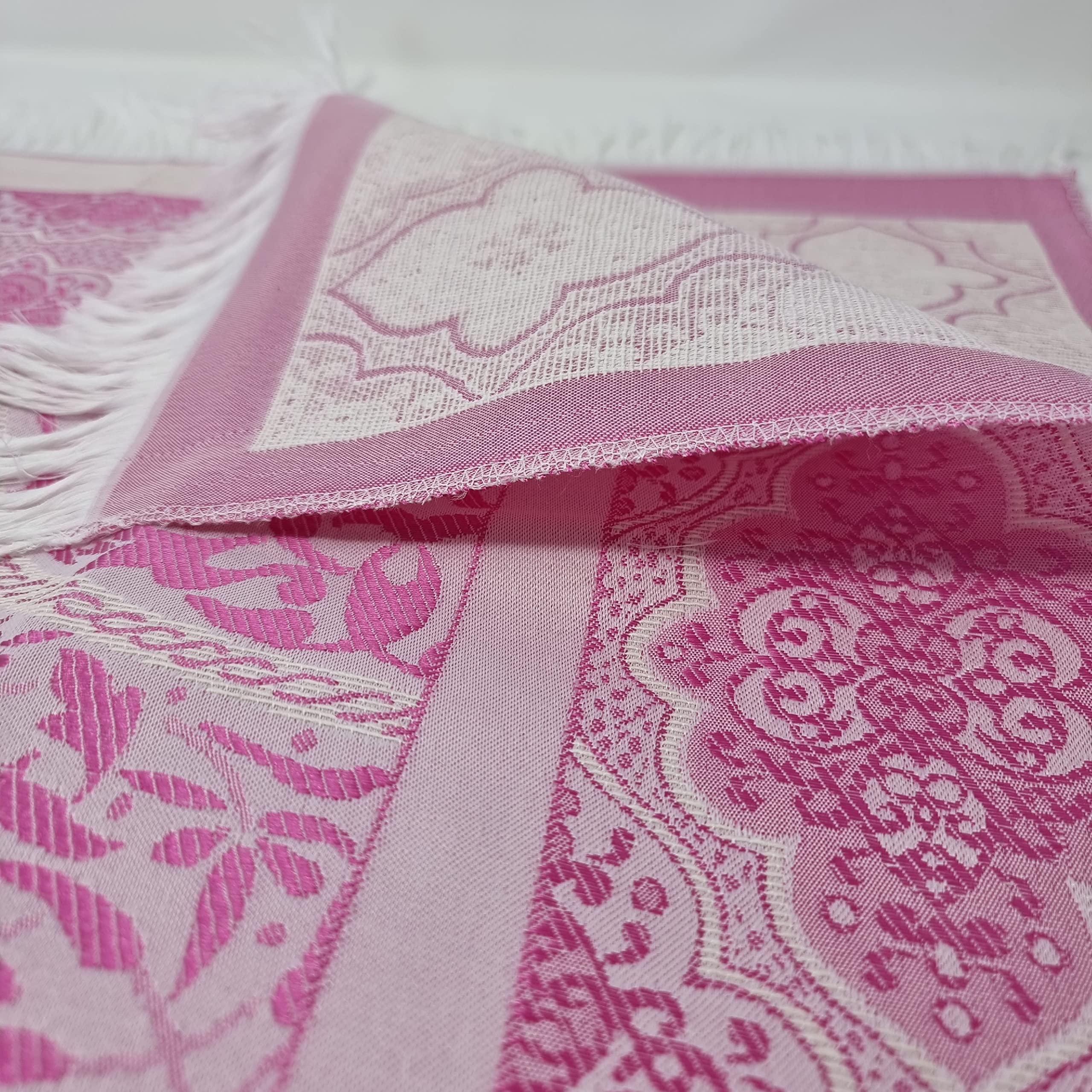 Islamic Gift Set (Quran Booklet 9 Surahs + Prayer Mat + Luxury Prayer