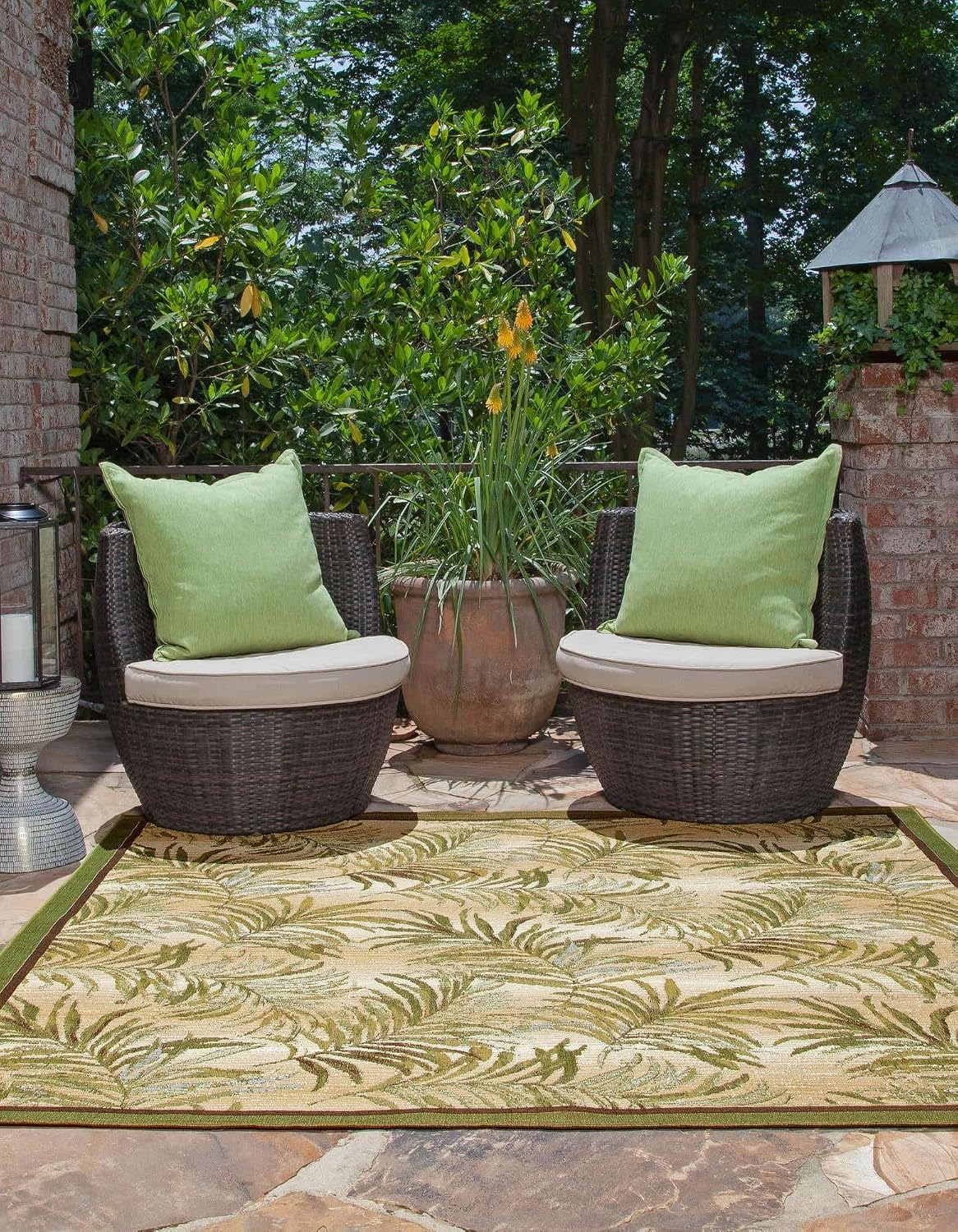 Unique Loom Outdoor Botanical Collection Area Rug - Keukenhof (5' 4" Square, Green/ Beige)