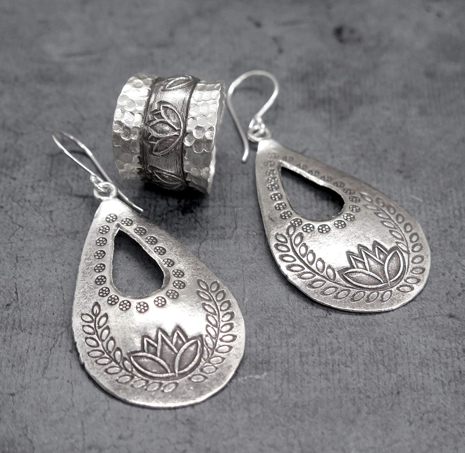 Handmade Hammered Sterling Silver Wide Band Lotus Ring, Lotus Flower Zen Buddhist Yoga Adjustable to US Size 6-11 Wrap Band, Semi Shiny, Gift for Her - Image 5