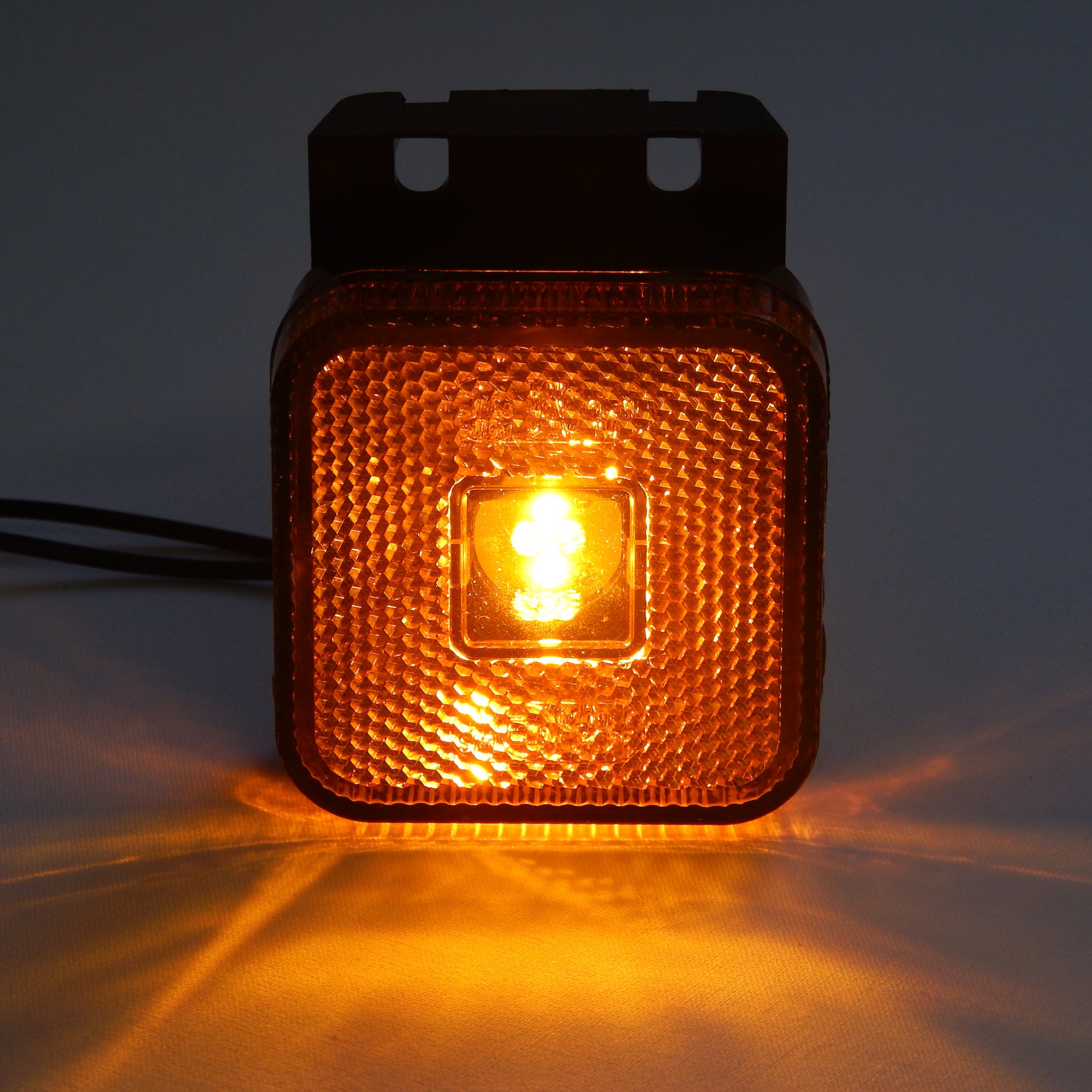LED-MARTIN® Zestaw ekonomiczny 6 szt. SU7 Oświetlenie obrysowe — wraz z uchwytem — żółty/pomarańczowy — dopuszczone do ruchu drogowego (znak E) — Światło ograniczające — światło pozycyjne — ciężarówki — przyczepa
