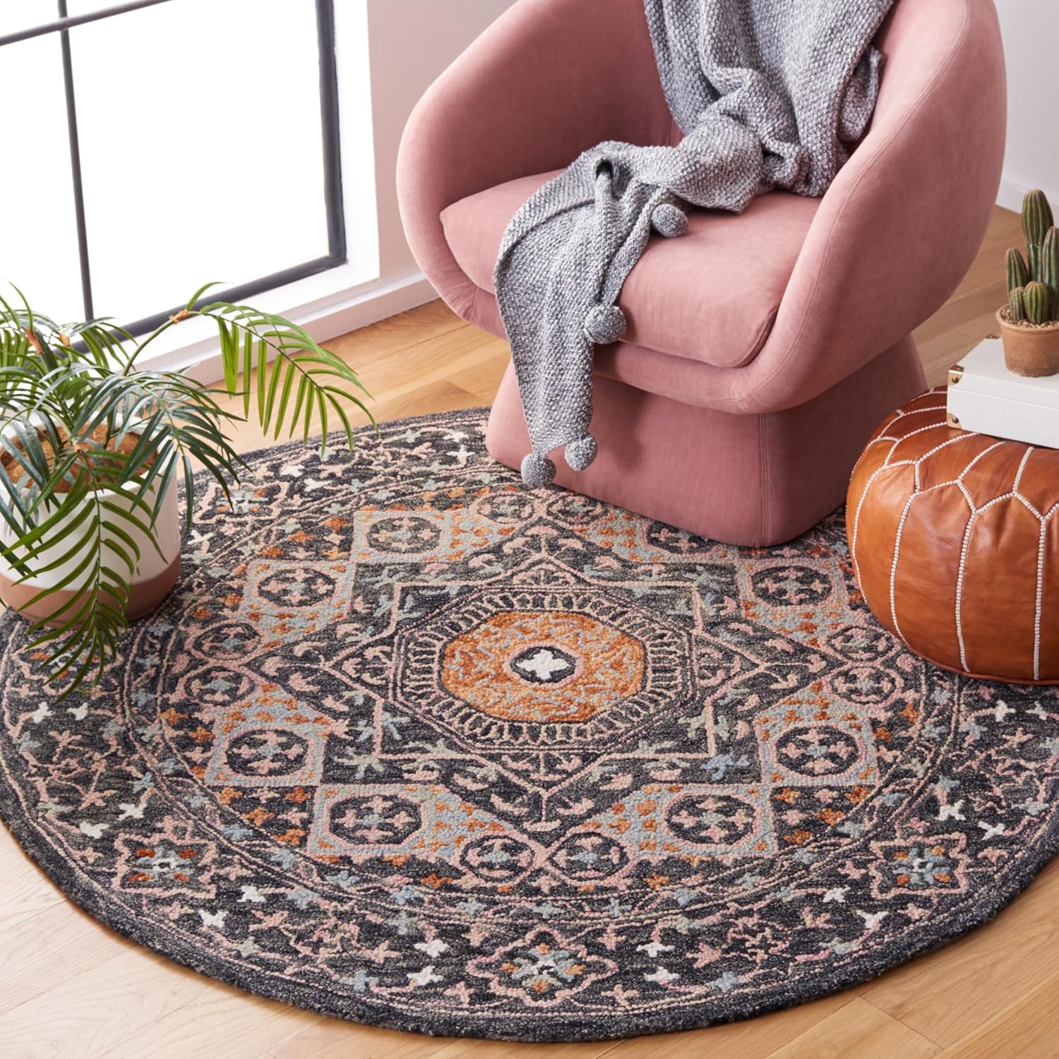 SAFAVIEH Aspen Collection Area Rug - 6' x 9', Black & Rust, Handmade Tassel Wool, Ideal for High Traffic Areas in Living Room, Bedroom (APN130Z)