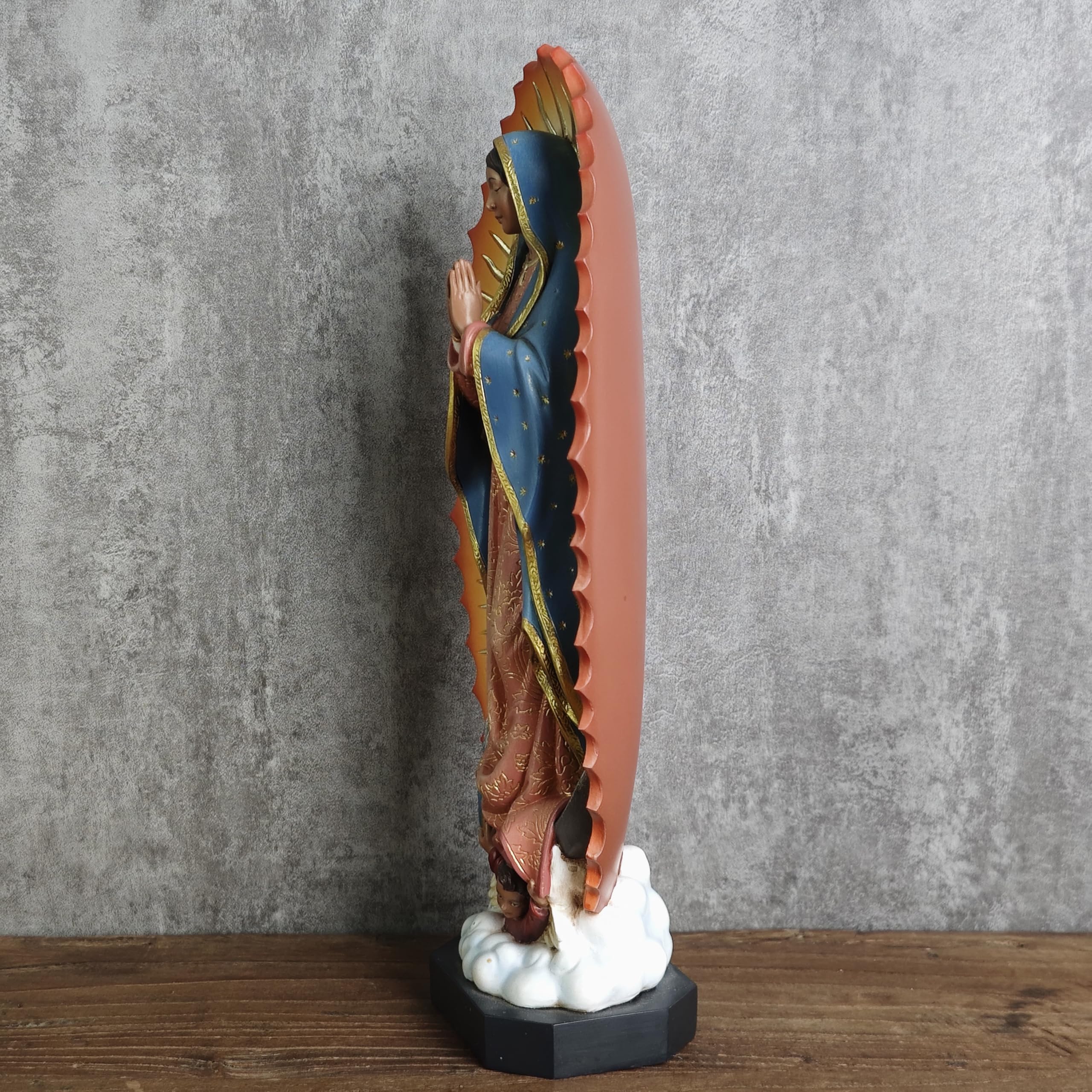 Buildclassic Statue catholique Notre-Dame de Guadalupe, figurine de Vierge de Guadalupe, cadeau religieux pour la fête des mères, décoration d'intérieur inspirante, 27,2 cm de haut, sculpture peinte à