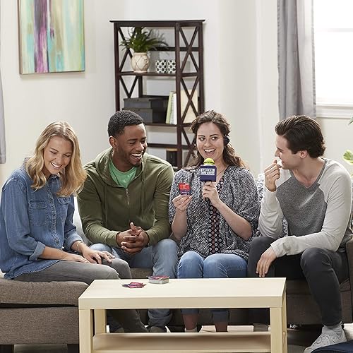 Miniatura 4 de Hasbro Gaming Disyuntor de voz Juego de desafío de interferencia de voz Micrófono Auriculares Juego de fiesta electrónico a partir de 14 años