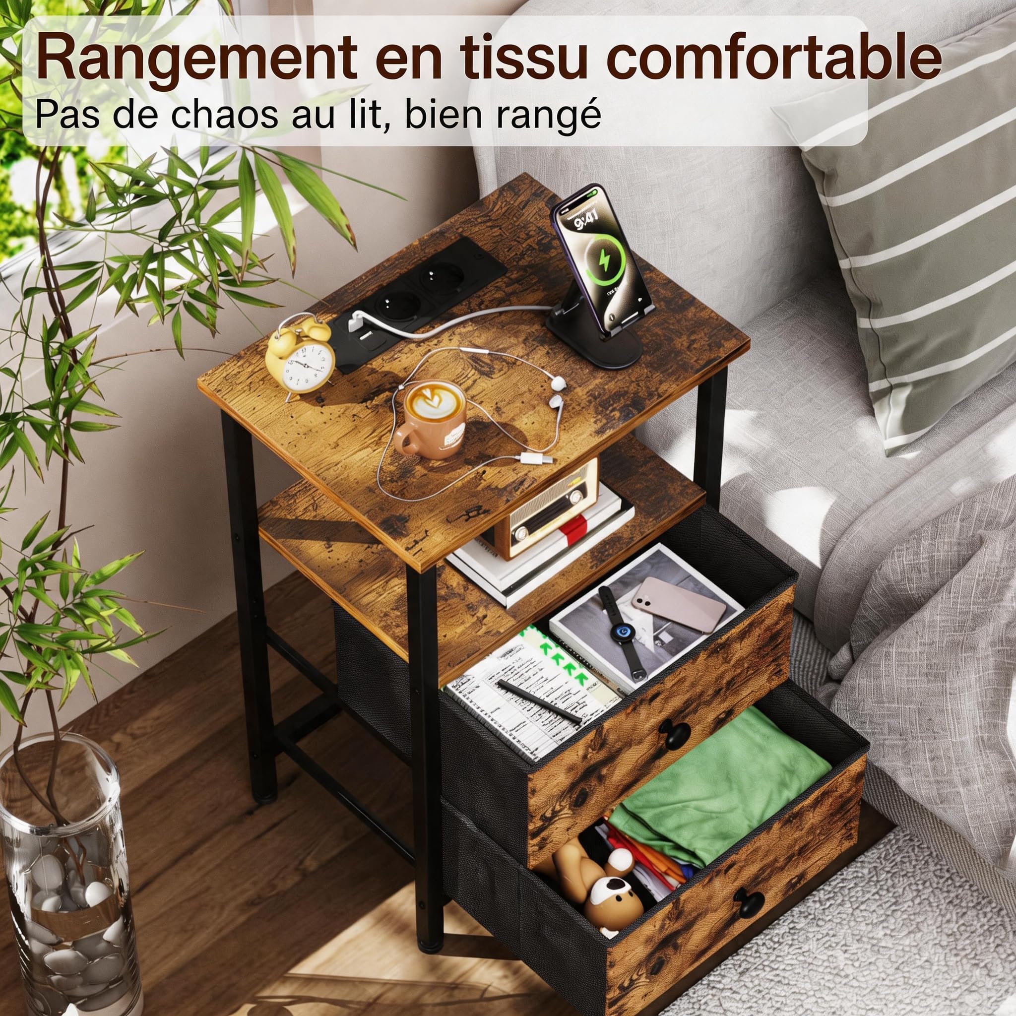 AMHANCIBLE Tables de Chevet avec Prises, Tables de Nuit avec 2 Tiroirs de Rangement en Tissu, Table d’Appoint Industrielle avec Prises USB pour Chambre à Coucher, Salon, Marron HETS020BR-1