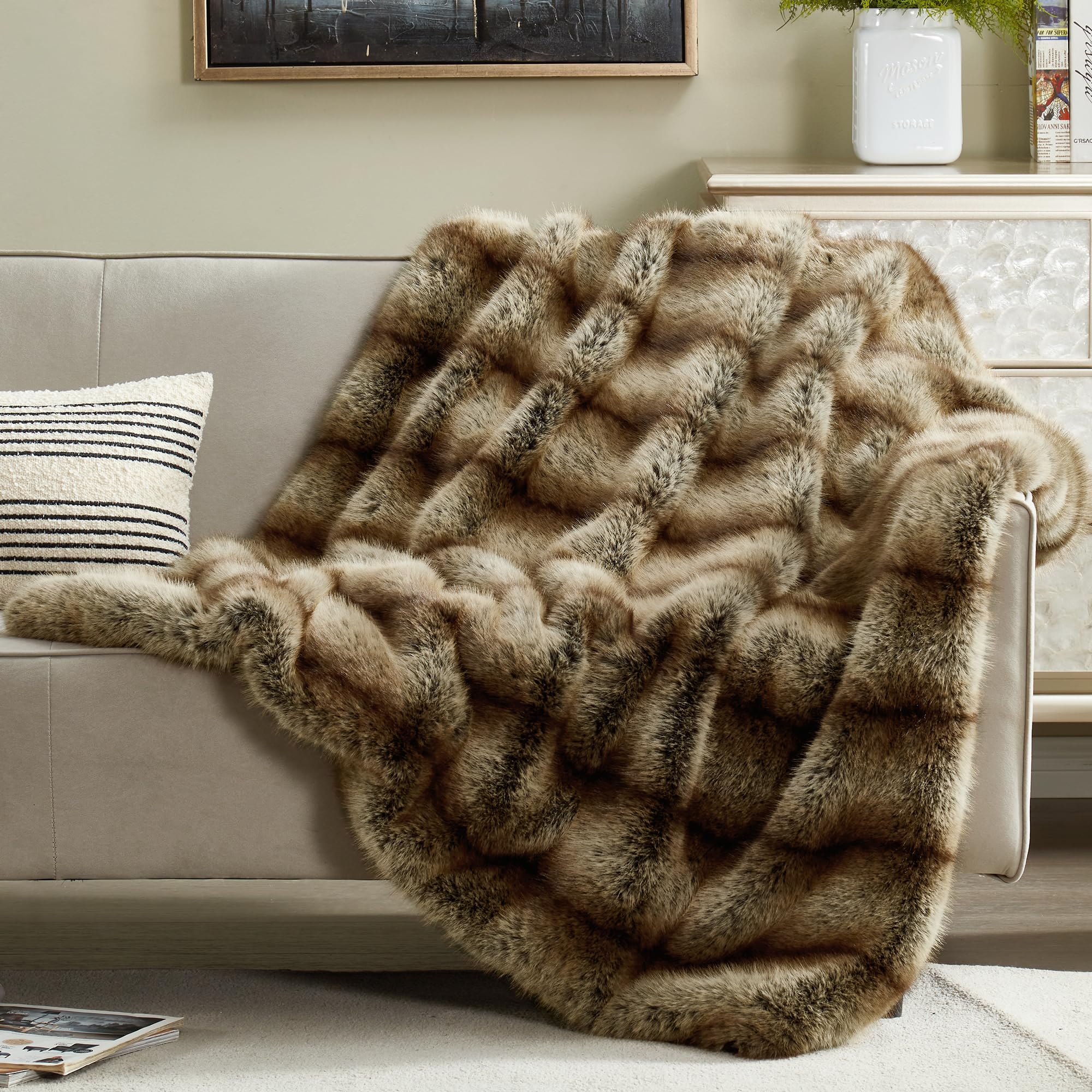 JONIYEAR High-end Luxury Thick Fuzzy Faux Lion Fur Throw Blanket 50" x 60", Decorative Soft Cozy Accent Animal Skin Fluffy Lap Blanket for Couch,Warm