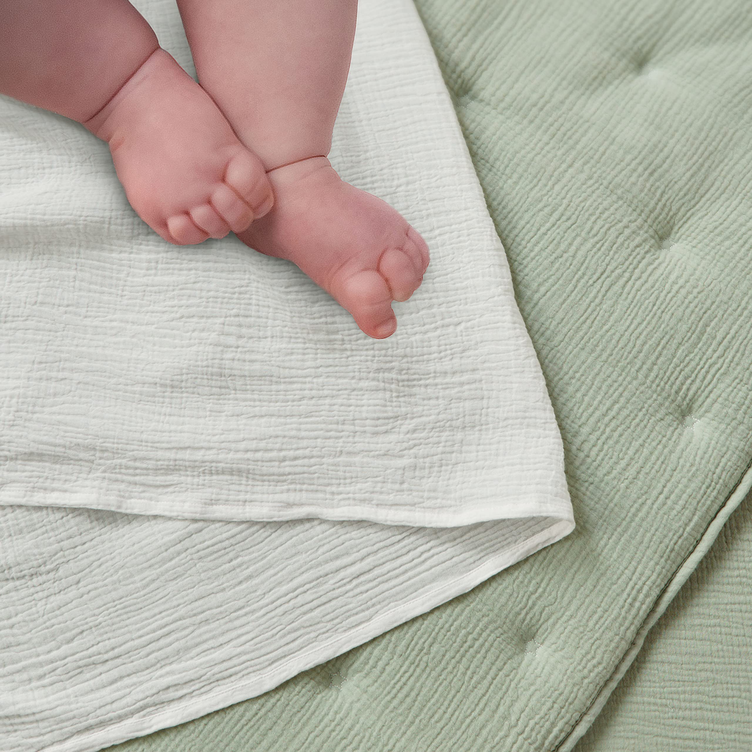 Levtex Baby Zestaw łóżek do łóżeczka dziecięcego w kształcie muślinu - Zestaw do pokoju dziecięcego - Szałwia i białe gwiazdy - Szałwia teksturowany muślin - 5-częściowy zestaw zawiera kołdrę,