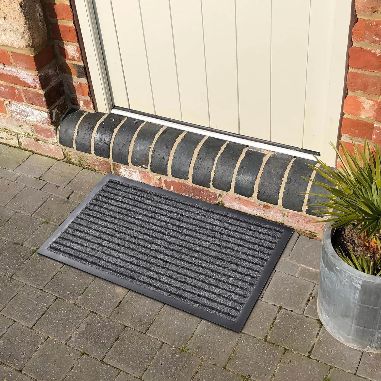 EVIDECO French Home Goods Durable Gray and Black Striped Front Door Mat – 24"x16", Indoor/Outdoor, Non-Slip, Low Profile
