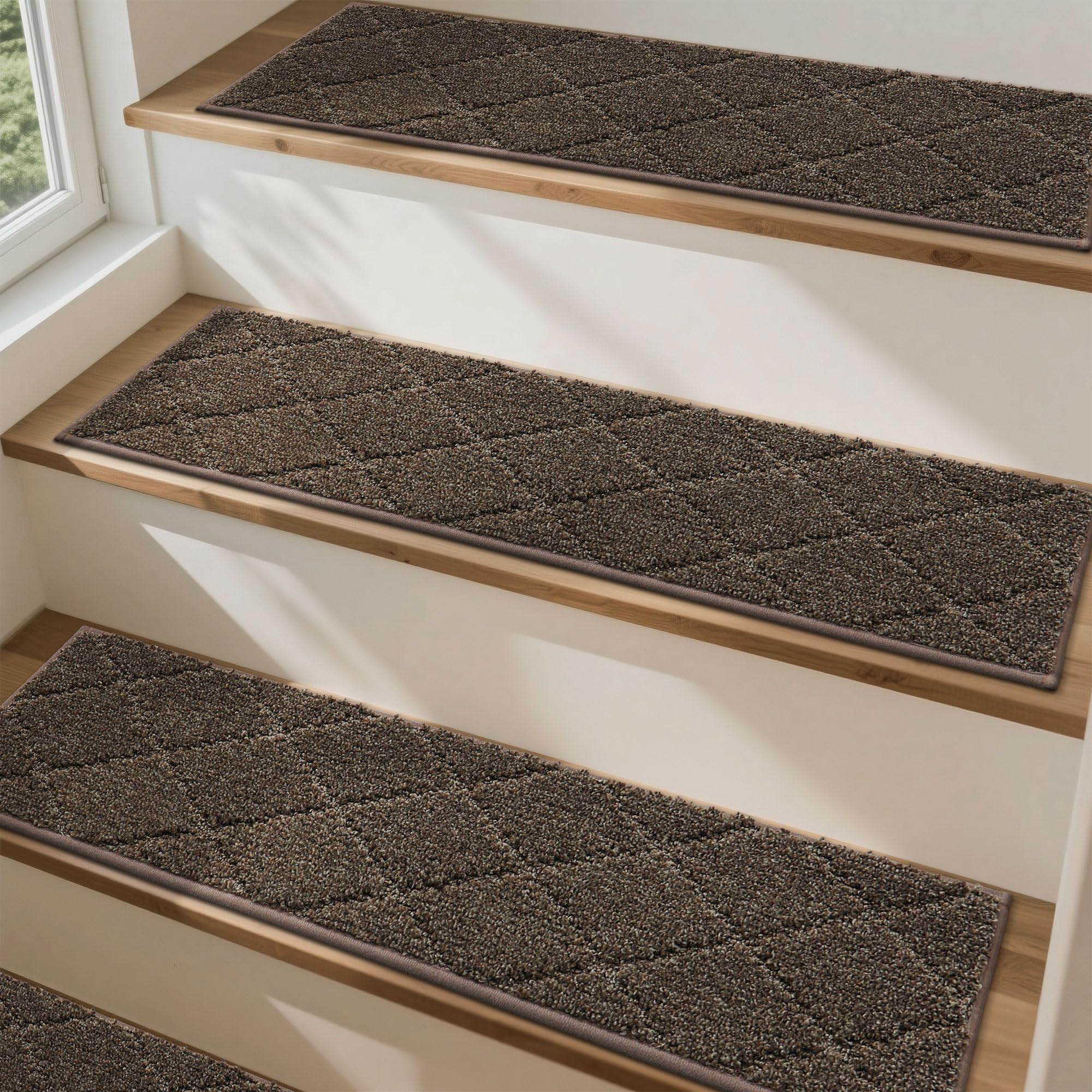 COSY HOMEER 15 Stück Treppenstufen Matten, 70 x 22 cm, Braun | Stufenmatten Selbstklebend, Rutschfest ohne Kleben, 100% Polyester, TPE-Rücken, waschbar, für Kinder, Senioren und Haustiere