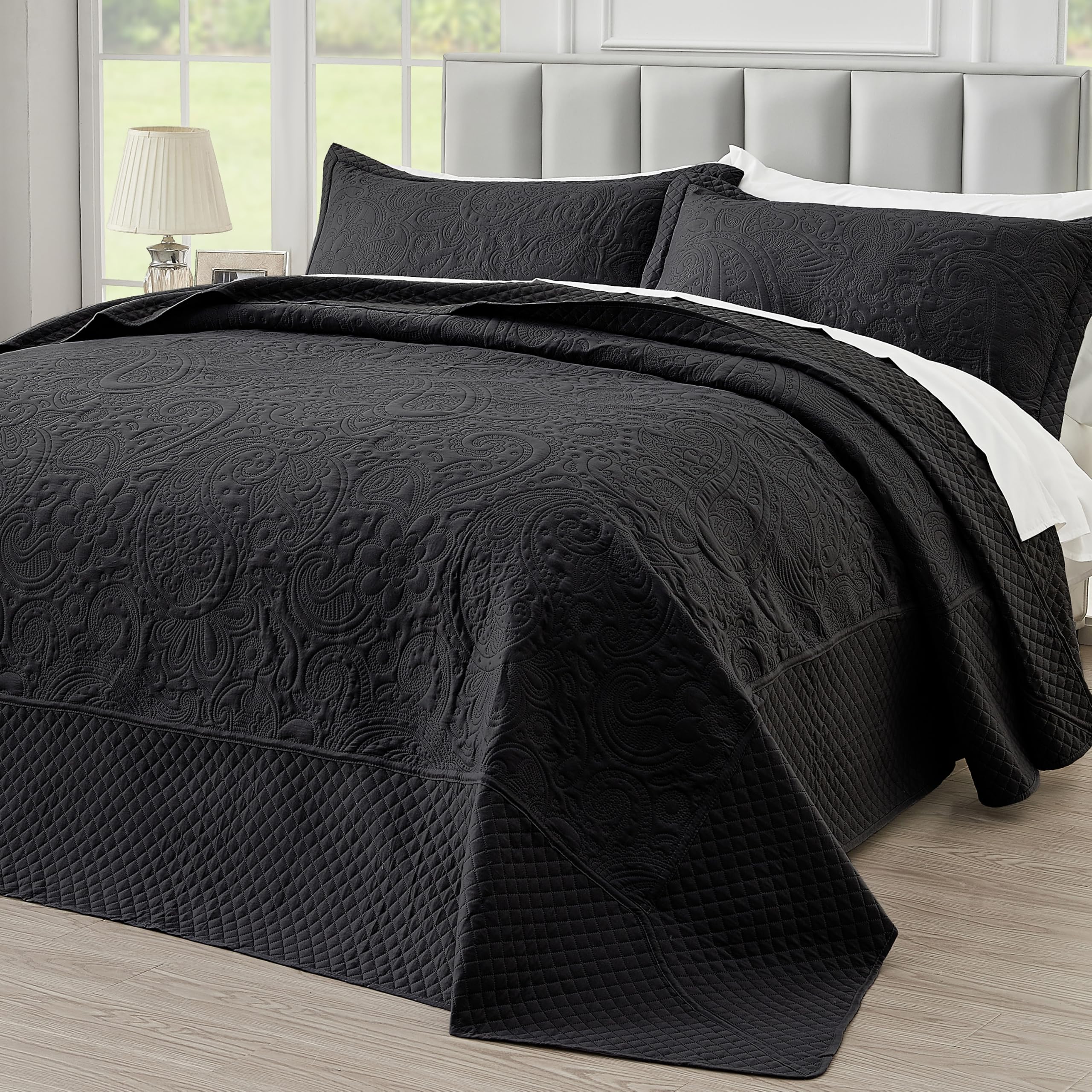Qucover Alaskan King Bedspread 132x120 Oversized Quilt Set, Black Paisley