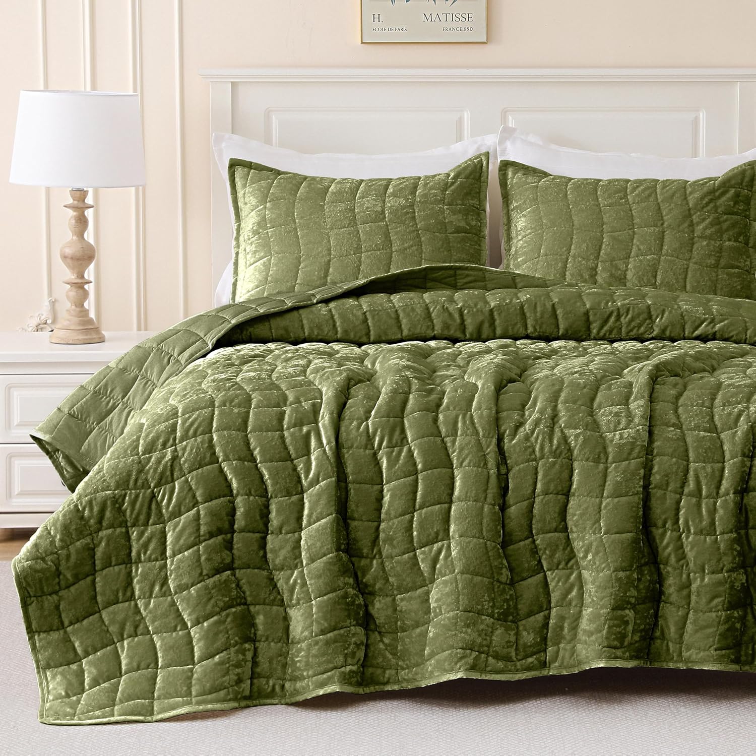 DOWNCOOL Velvet Quilt Set King Size, 3 Pieces Soft Lightweight Quilted Velvet Bedspread Coverlet Bedding with 2 Pillow Shams for All Season, Olive Green