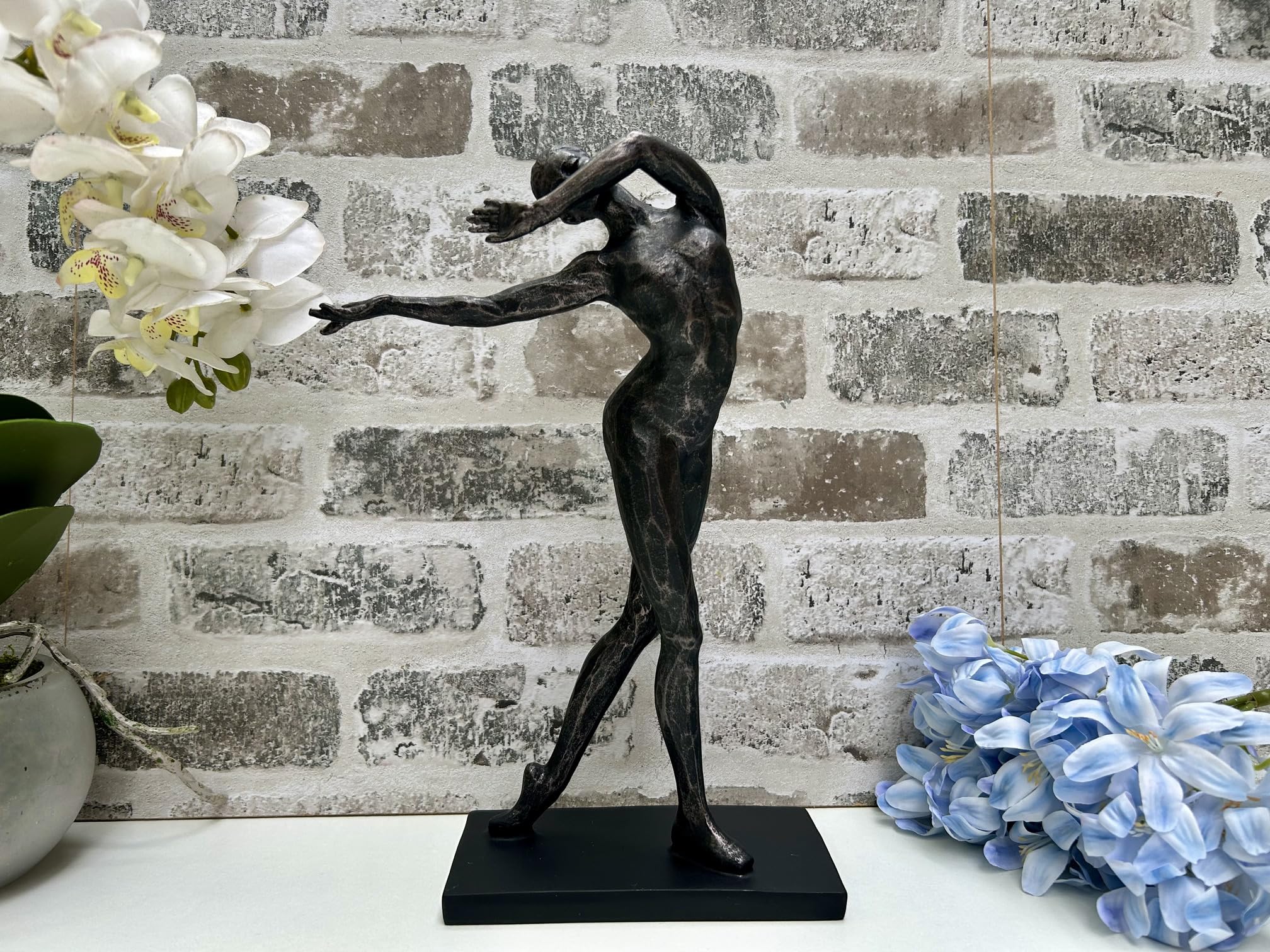 MAISONICA 29cm Dancing Figurine Dancer Ornament Sculpted Statue in Black