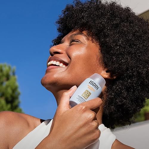 Miniatura 5 de El set de regalo de Tienda de ISDIN te prepara para protegerte del fotoenvejecimiento - en casa y en movimiento, con un FWM 50ML y FWM 10ML en una