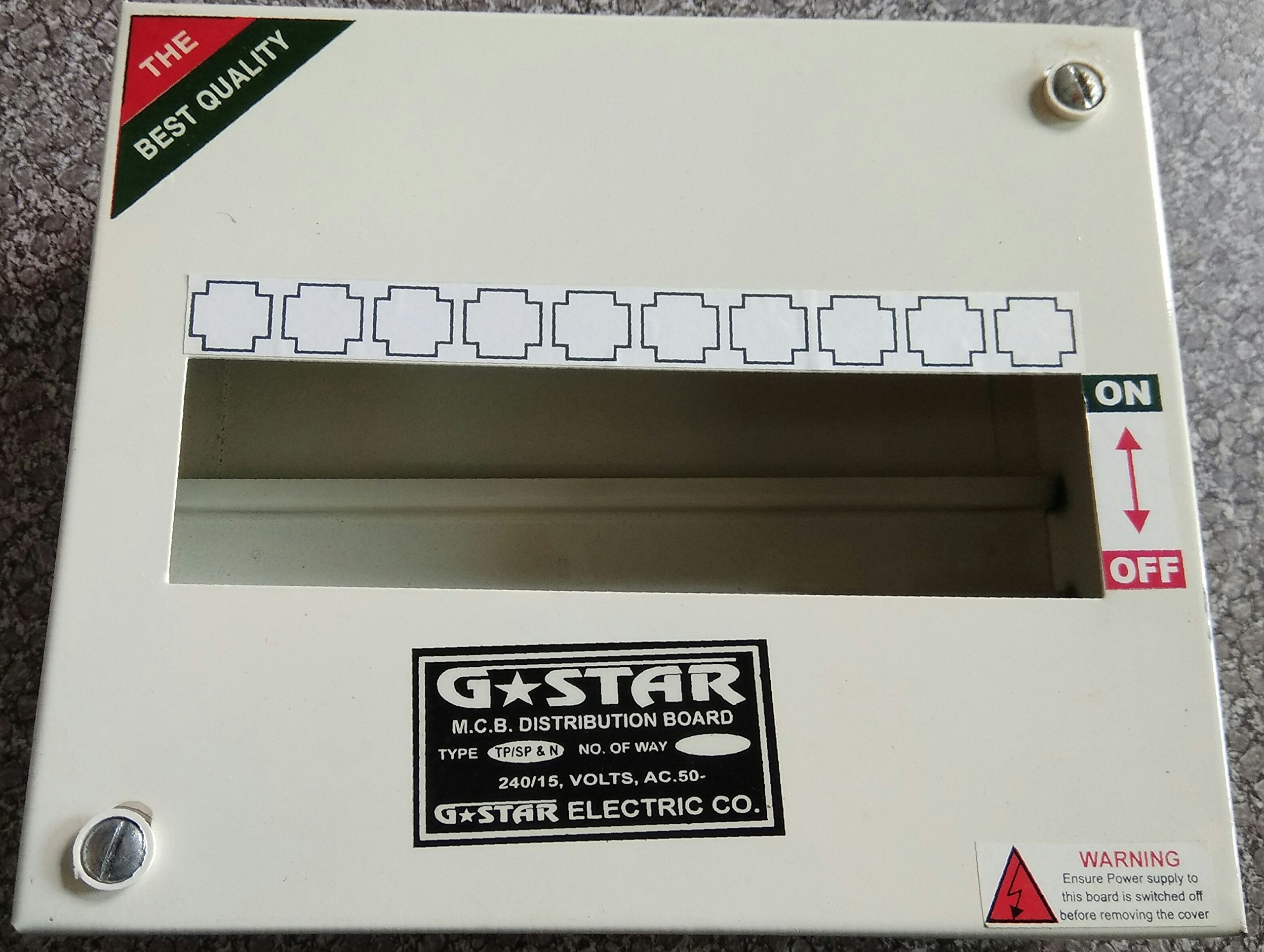 SBT roman Code: 118, SPN MCB's Distribution Box with Medium Single Door, 10 Ways (Multicolour)