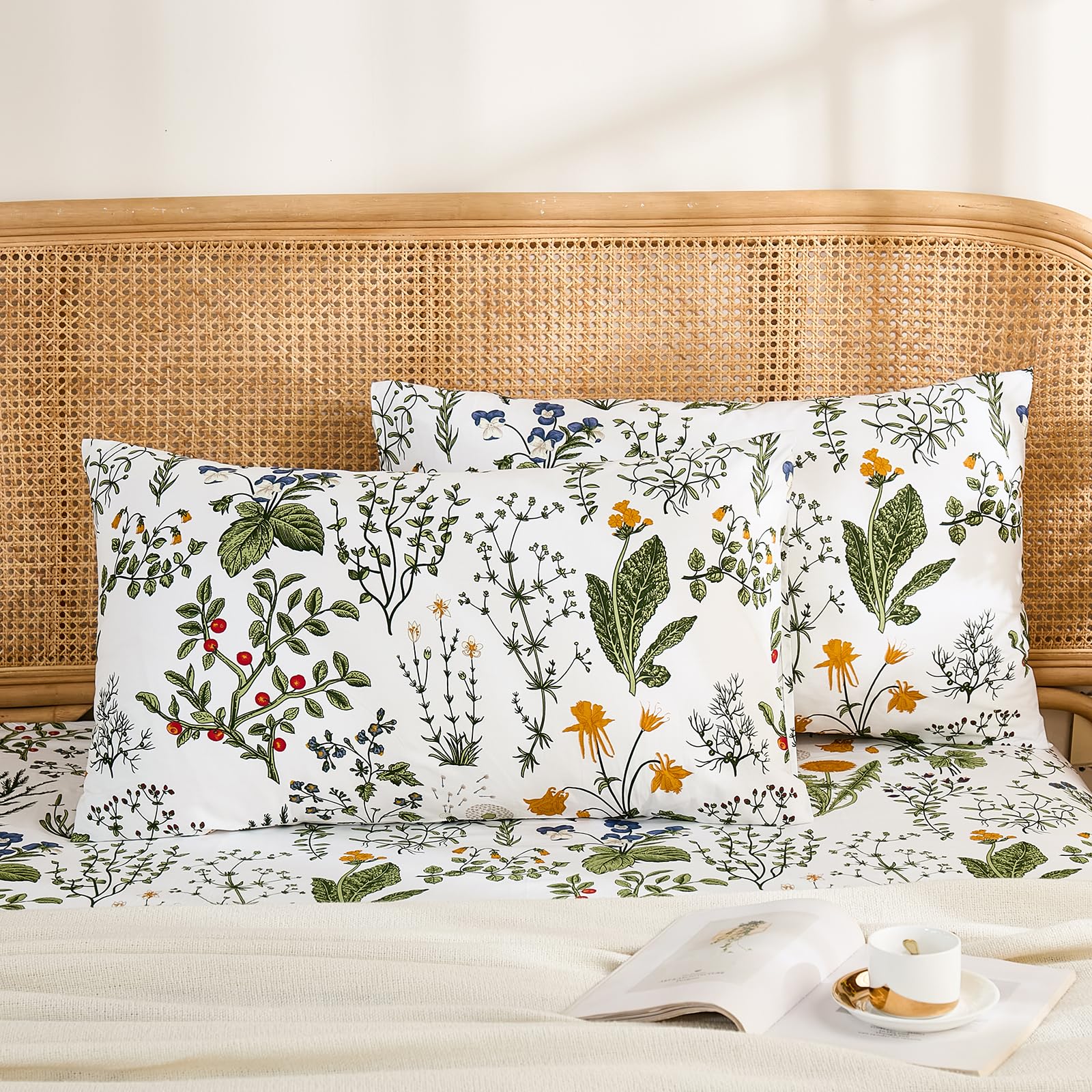 Herside Queen Size Pillowcases Set of 2, 100% Cotton Pillow Cases, Vintage Green Floral Pillow Covers, Soft Breathable Natural Pillow Case with Envelope Closure (Queen, 50x75cm)