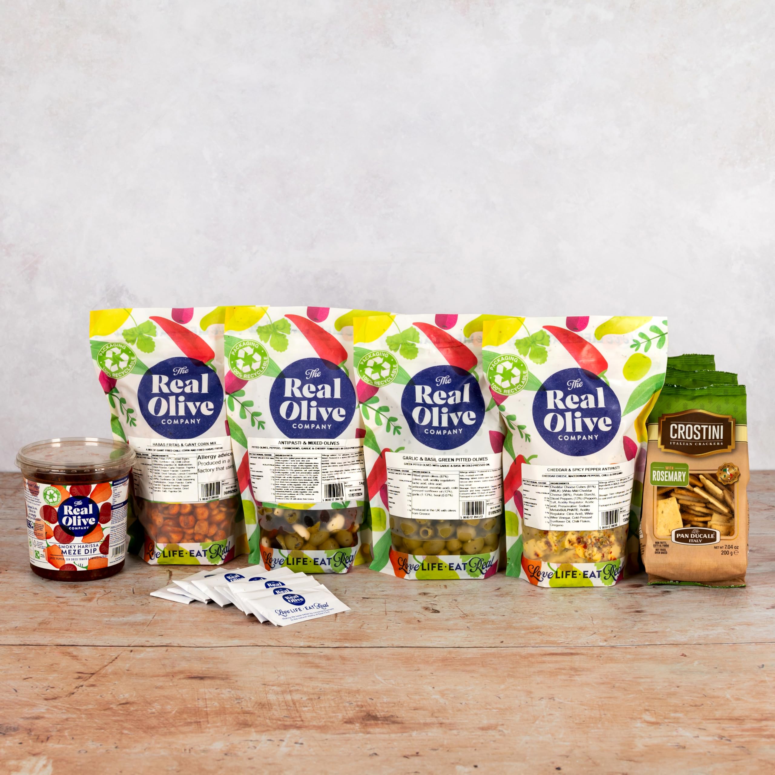 Real Olive Co Tapas Party Food Bundle 5.3kg | Deli Fresh Party Platter Kit | Ready to Serve 20-30 people | Antipasti | Spanish Tapas Selection for Drinks Party, Family Gathering, Entertaining