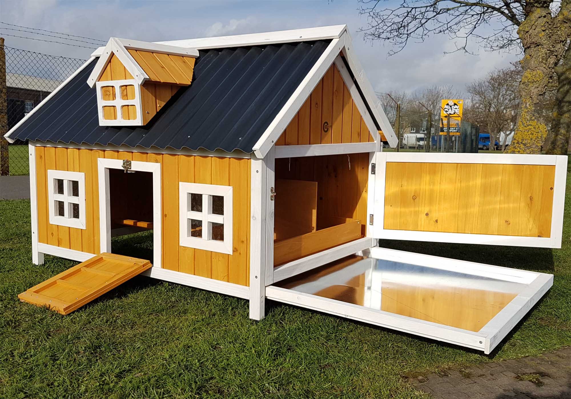 Cocoon LARGE CHICKEN COOP HEN HOUSE WITH INTERNAL SECURE NESTING AREAS POULTRY ARK NEST BOX NEW