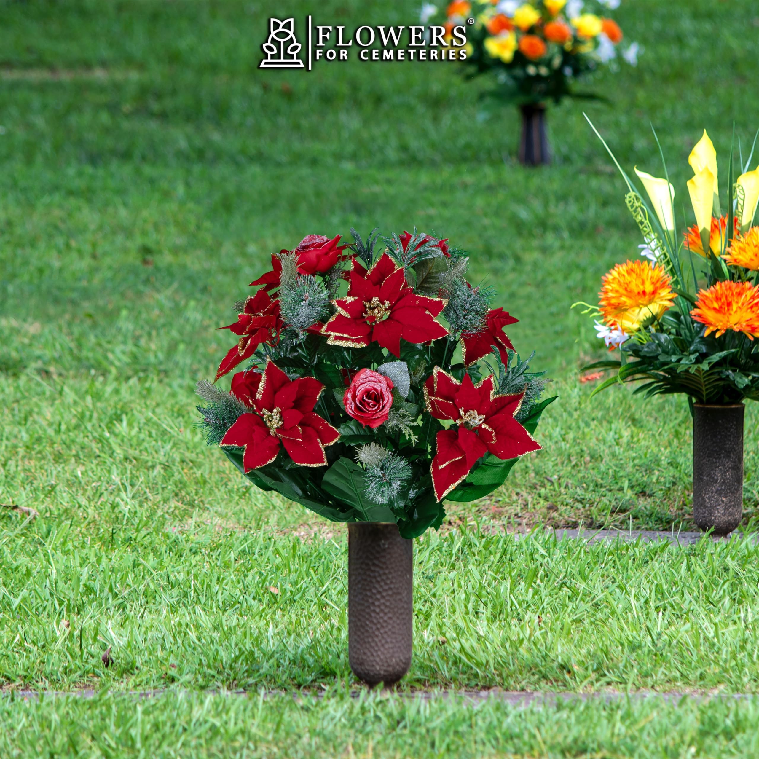 Fleurs artificielles de cimetière – Poinsettias rouges et roses avec paillettes et branches de pin givrées (rouge, bouquet)