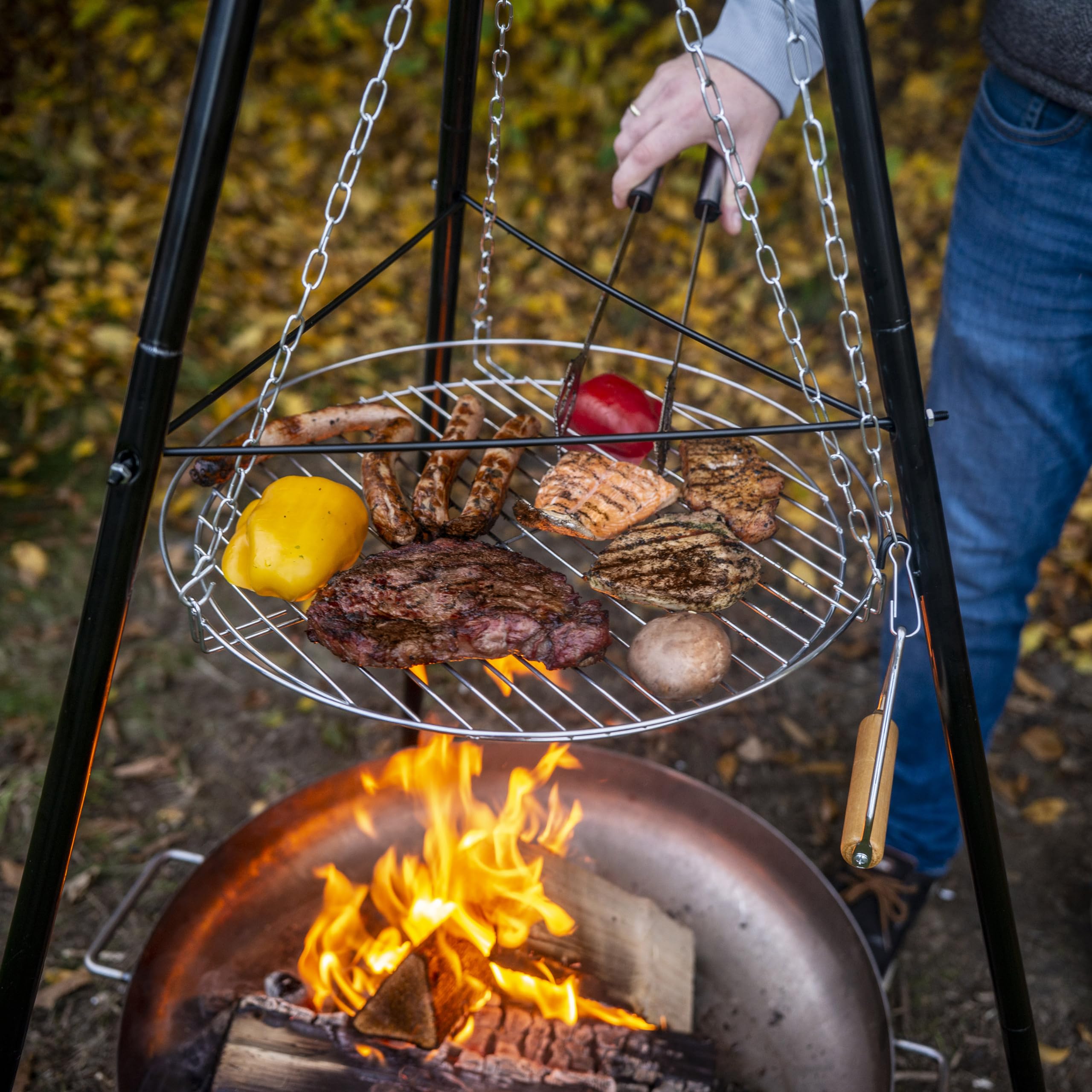 Grill trzynożny, obrotowy stelaż do grillowania z łańcuchem, wysokość 150 cm, w zestawie ruszt do grillowania 46 cm, w zestawie misa ogniowa 50 cm, grill na węgiel drzewny