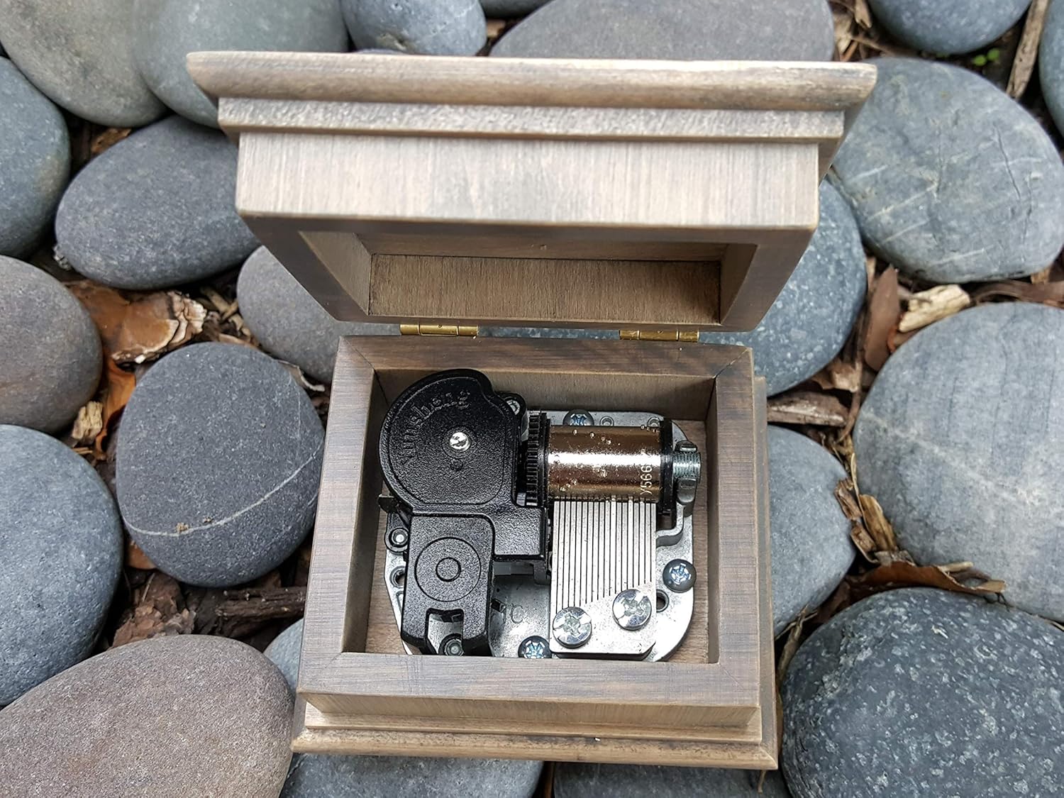 Music box engraved with elephants, heart and Mom, choose your color and song, personalize it, perfect for Mother's day