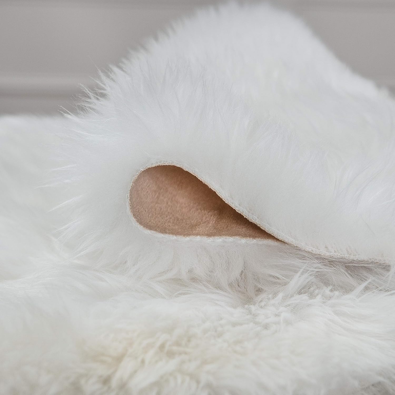Chanasya Super Soft Faux Fur Fake Sheepskin White Sofa Couch Stool Casper Vanity Chair Cover Rug/Solid Shaggy Area Rugs for Living Bedroom Floor - Off White 2ftx3ft