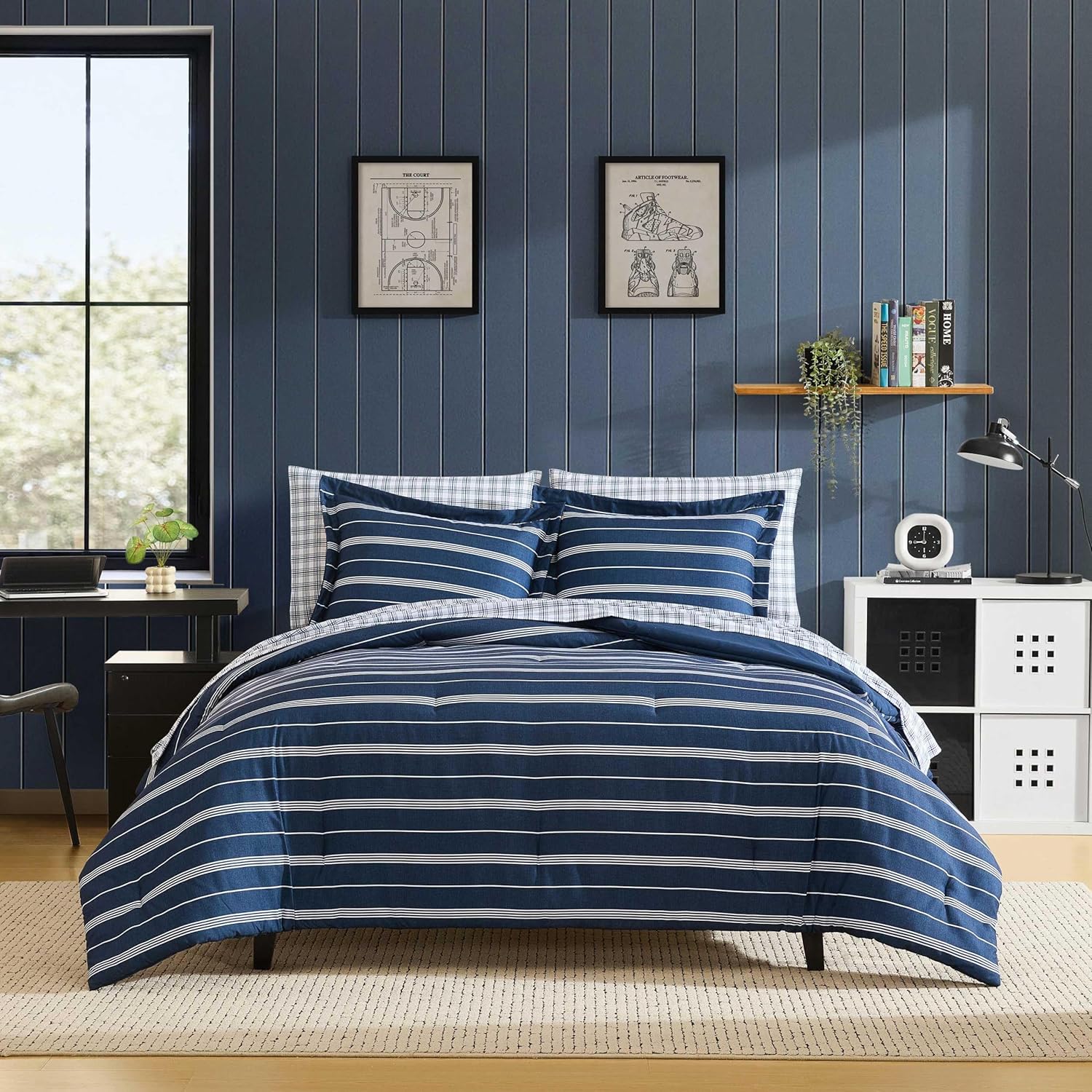 Nautica - Full Size Comforter Set, Soft & Reversible Bedding with Bonus Bed Sheets & Pillowcases, 7-Piece Bed Set, Mariners Line Solid/Plaid Blue