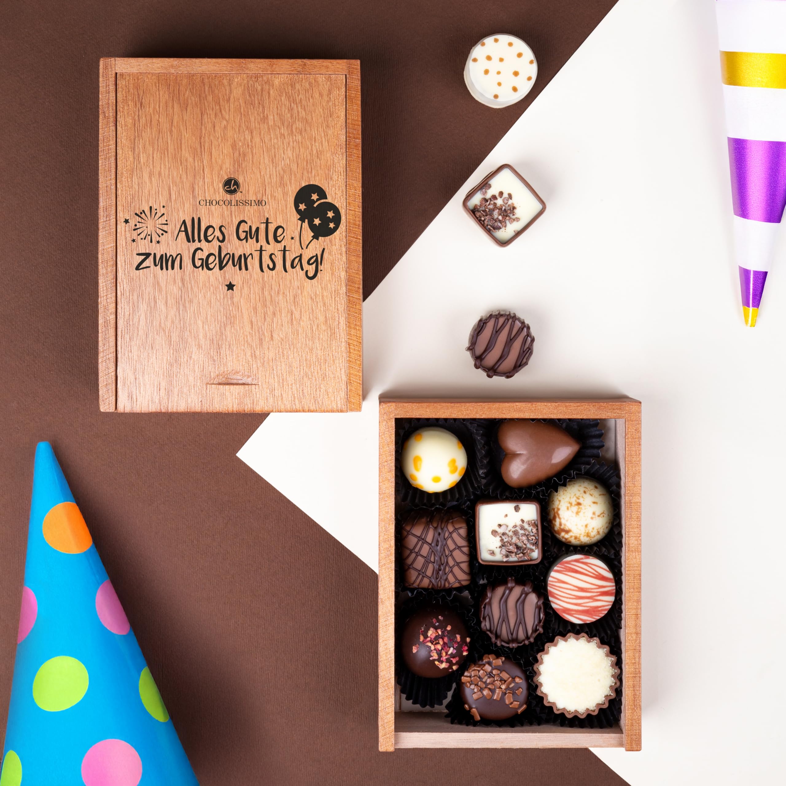 CHOCOLISSIMO - Prezent z bombonierkami na urodziny - Mały prezent urodzinowy dla kobiet, mężczyzn - 10 sztuk w drewnianym pudełku - z alkoholem - Wszystkiego najlepszego z okazji urodzin, prezent