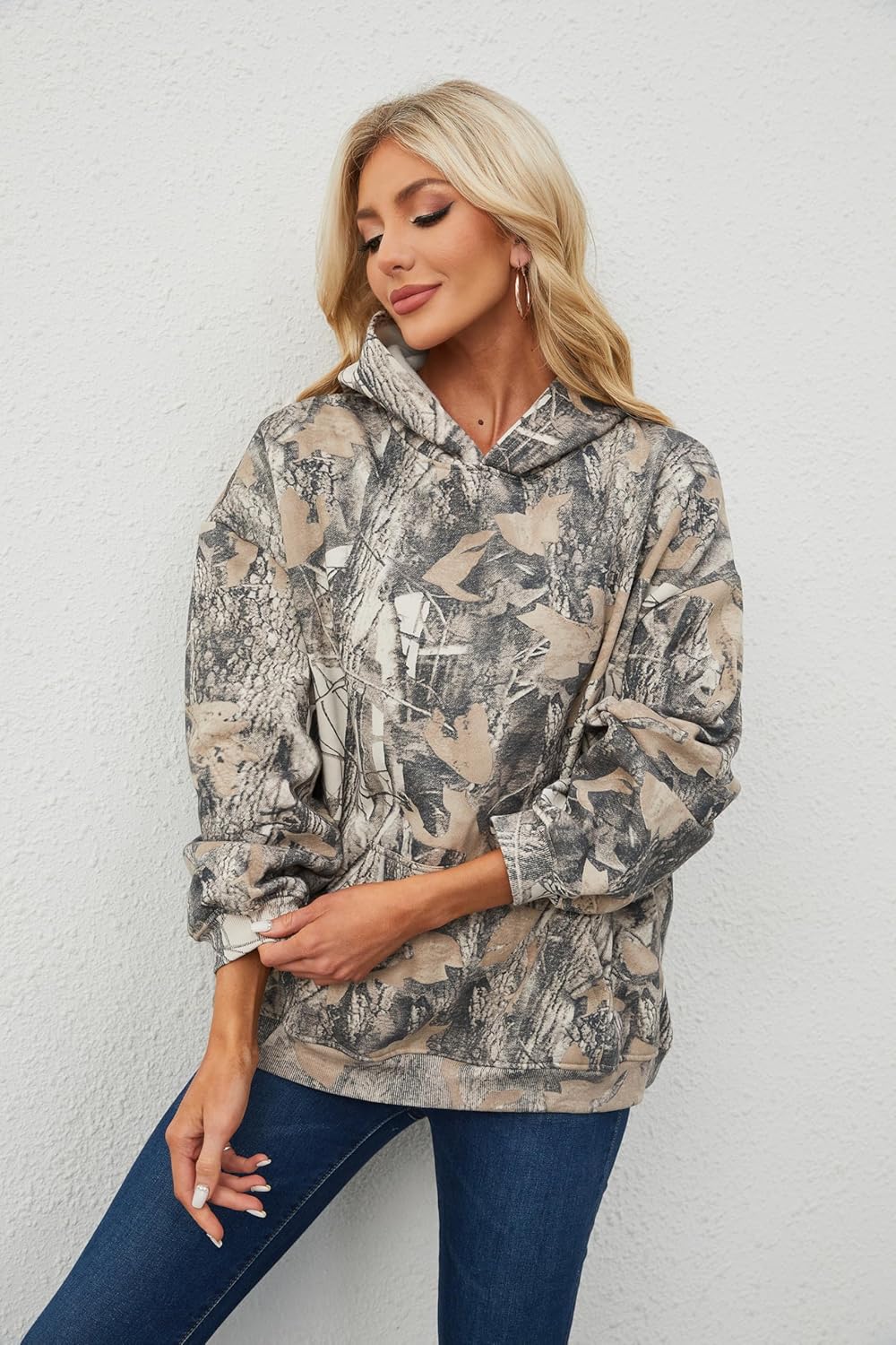 Camo Hoodie for Men Women Oversized Fleece Maple Leaf Hooded Sweatshirt Graphic Print Pullover Hoodies with Pocket - Image 2