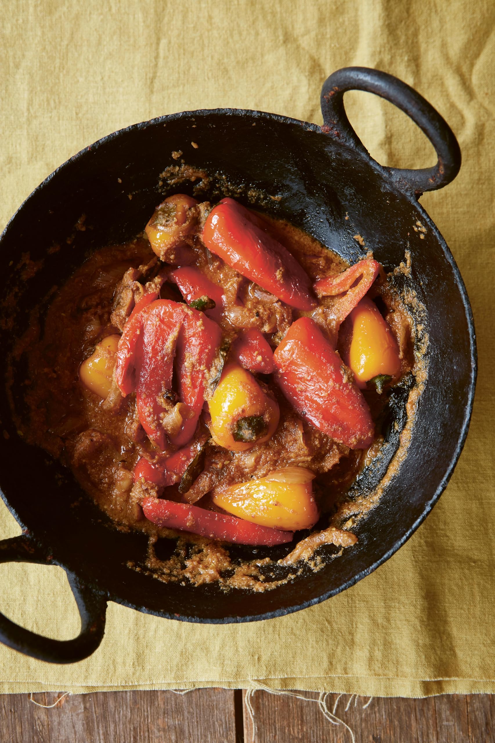 Indian Kitchens: The multi-award winning cookbook of treasured family recipes from across the land