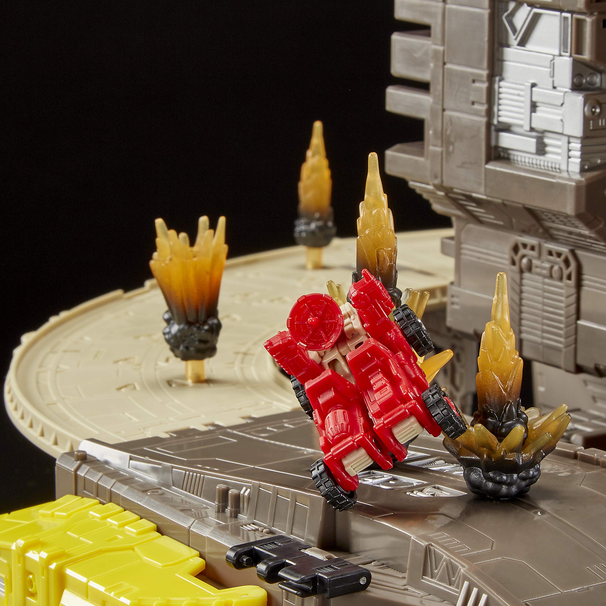 Transformers TRA GEN WFC Titan Class