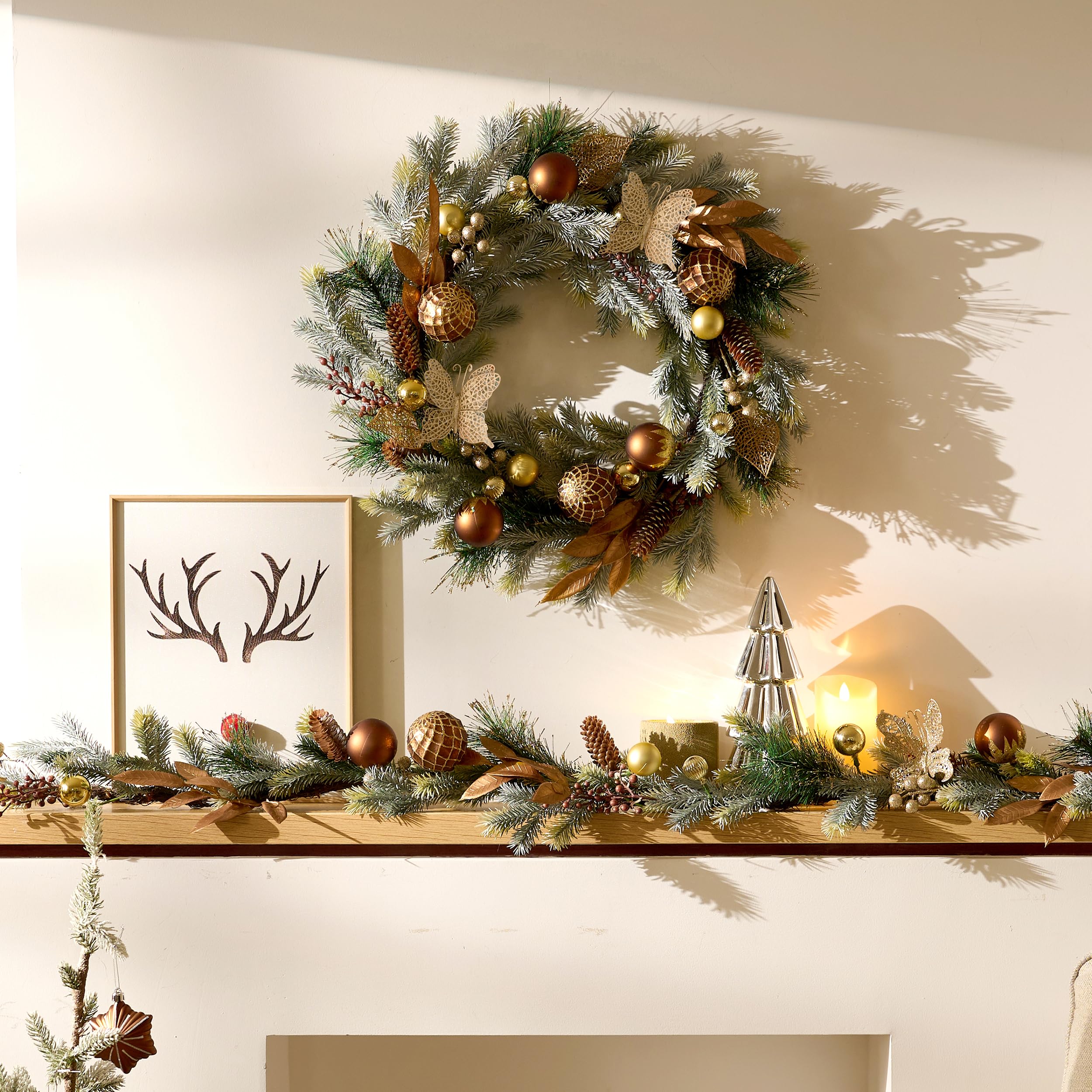 Decorbyhannah Couronne de Noël pliable – Couronnes de Noël pour porte d'entrée avec lumière – Décoration d'intérieur et d'extérieur avec pommes de pin et baies pour fenêtre de table et fenêtre (doré