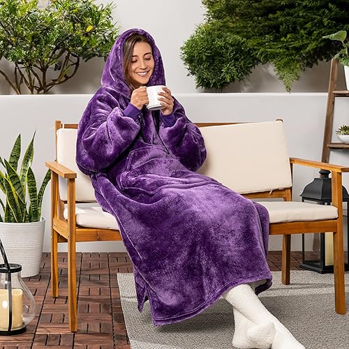 Miniatura 2 de PAVILIA Manta con capucha para mujer, manta Sherpa para hombre, acogedora manta de gran tamaño, sudadera con capucha, Púrpura
