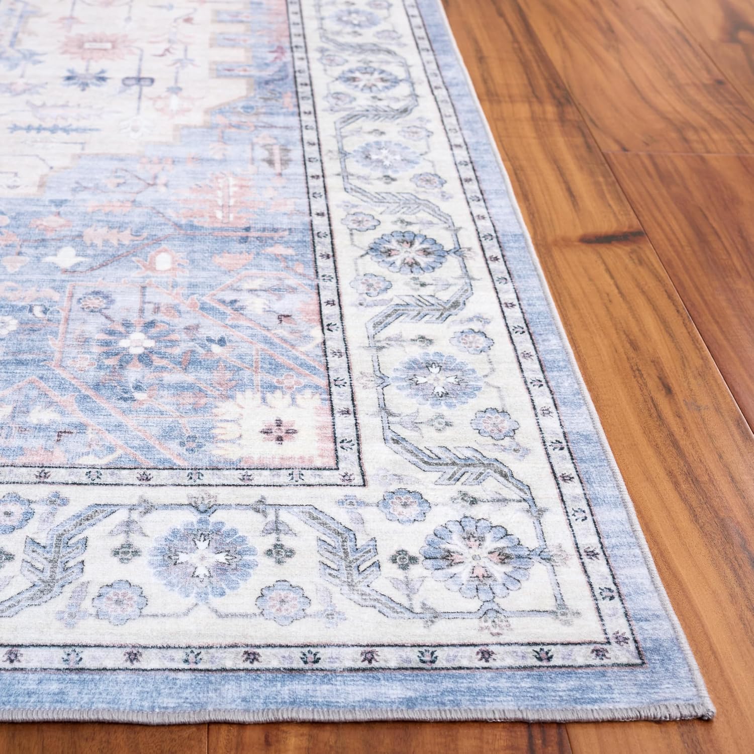 SAFAVIEH Washable Rug Arizona Collection - 5' x 8', Beige & Light Blue, Slip Resistant & Easy to Clean, Ideal for Living Room, Bedroom, Dining Space (ARZ333L)