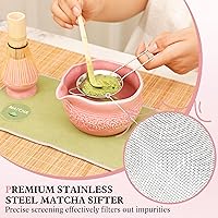 Vista 4 de Juego de matcha rosa, 8 piezas completo de cerámica matcha con cuenco, batidor y soporte de bambú, tamiz inoxidable, toalla de té, cuchara y cuchara