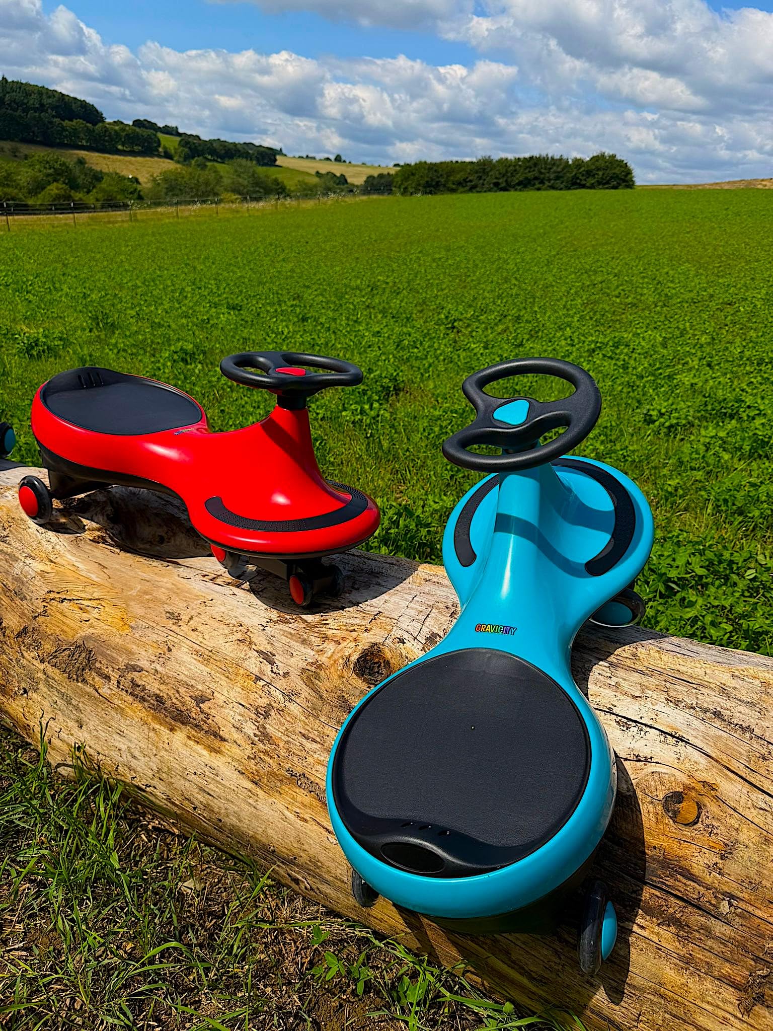Rutschauto Swingcar Kinderfahrzeug Indoor & Outdoor geeignet Wackelauto GRAVICITY Ride-on Fahrzeug ohne Pedale Schaukelauto Spielzeugauto Wiggle Car.