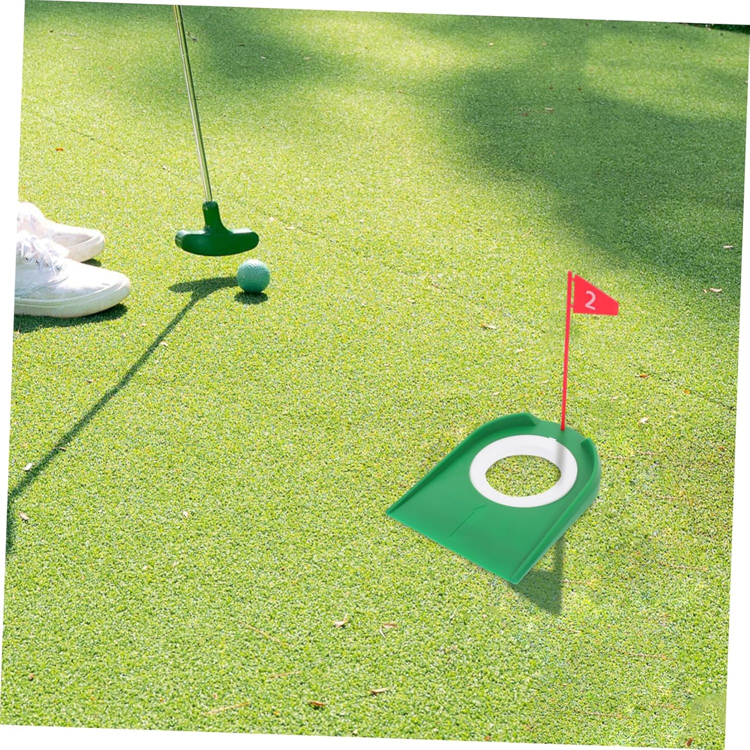 Toyvian 9pcs Golf Putting Cup Practice Indoor Outdoor Training Hole Cups with Flag for Skill Enhancement Home Office Golf Club