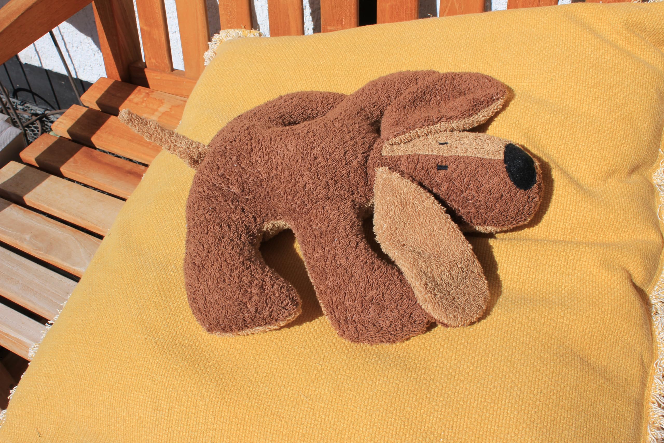 Efie Bio-Hund Kuscheltier, braun – 100% KBA-Baumwolle – handgefertigt in Deutschland – Spiel- & Schmusekissen für Babys und Kinder