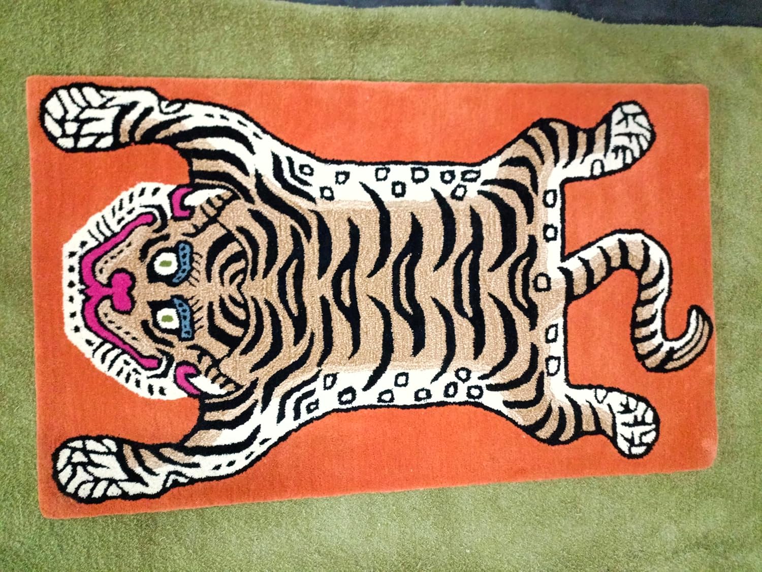 Tibetan Tiger Area Rugs 3x5 Feet 100% Woolen Handmade Tufted Rugs Skin Shape for Décor Carpet Animal Carpet for Kids Room & Bedroom by Modern Carpet (4x6 Feet)