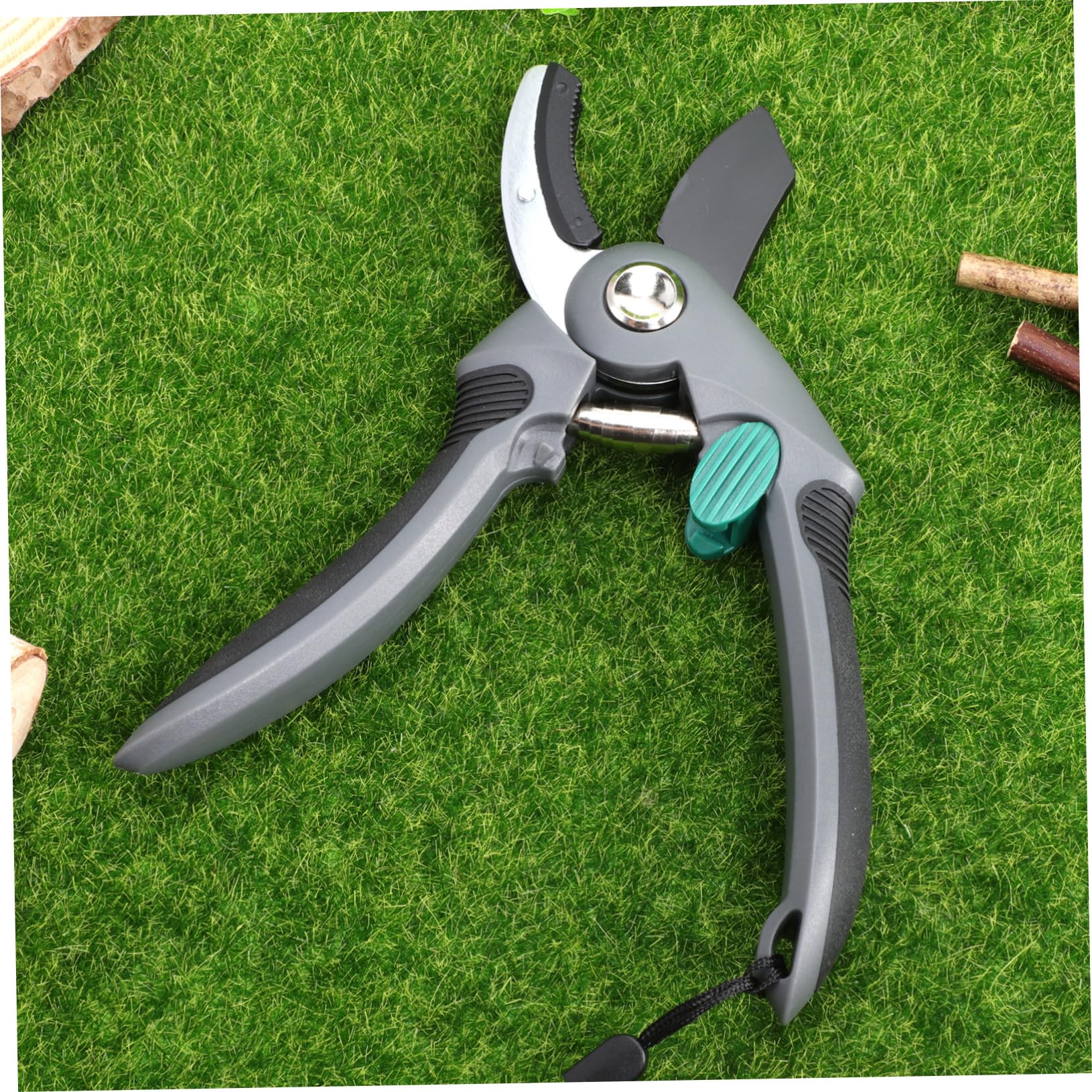 Forbici da Potatura per Alberi Impugnatura Ergonomica Taglienti in Acciaio Blocco di Sicurezza e Molla per Uso Efficiente in Giardino e Agricoltura