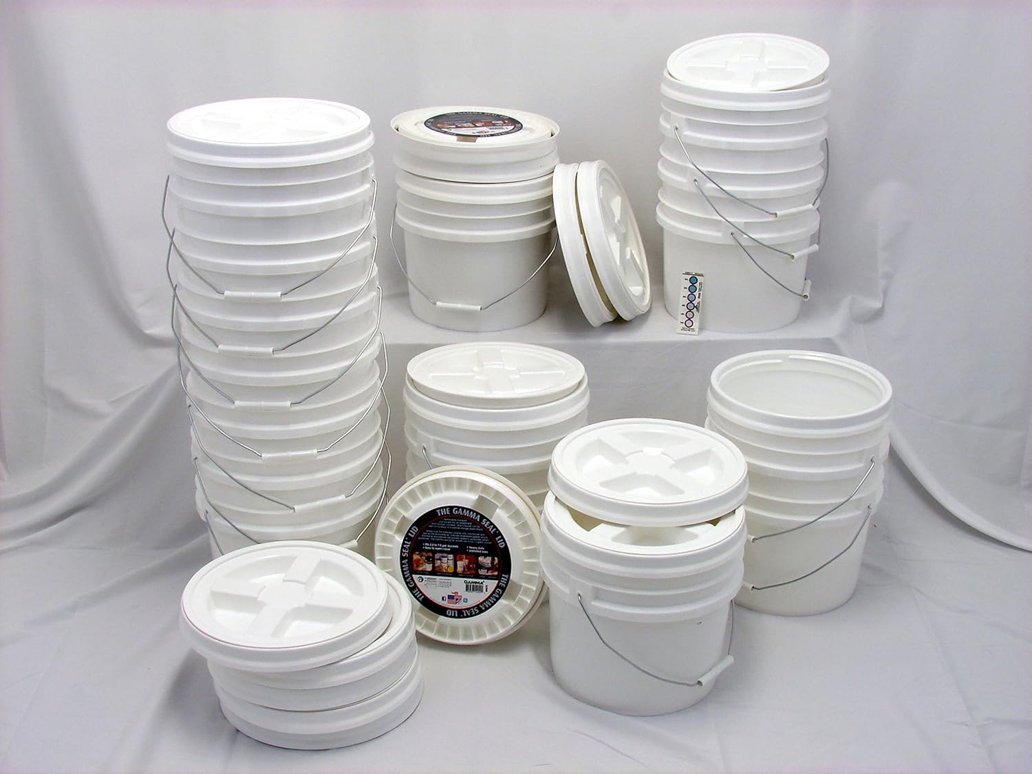 Bucket Kit, Sixteen 3.5 Gallon Buckets with White Gamma Seals