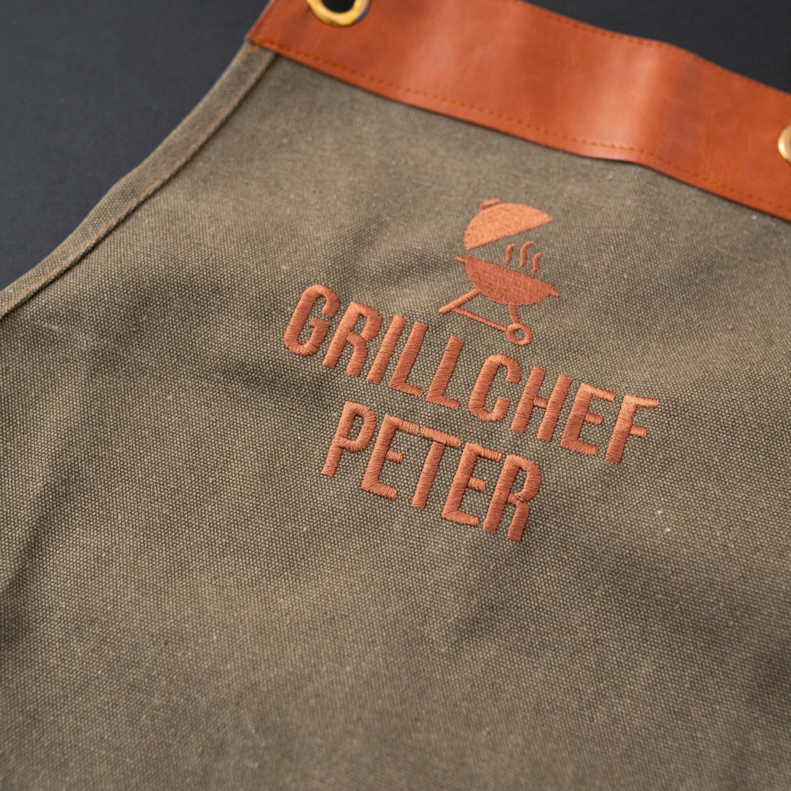 Grillschürze BBQ Schürze in 3 Farben, personalisiert mit Wunschnamen