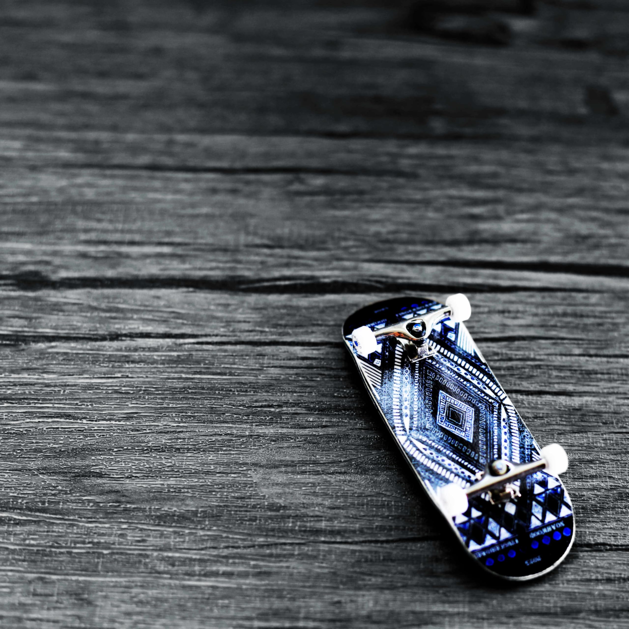 NOAHWOOD 2025 15s PRO Fingerboard Complete (5-Layer Colour Maple Wooden Pro Concave 35 x 98mm Handmade Deck + 34mm Prince 3G Silver Truck + Crown White Wheels iii) Blue Poker