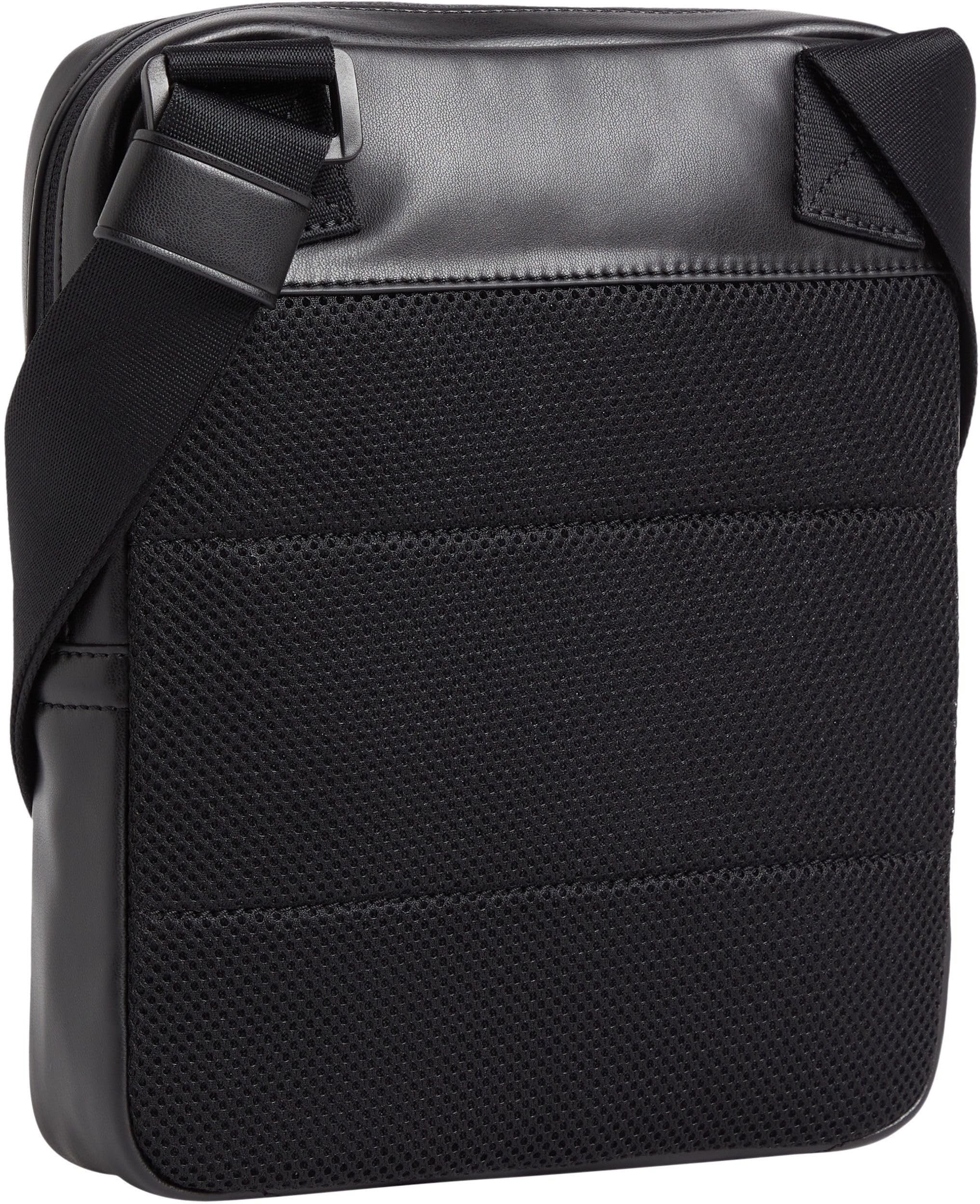 Calvin Klein Borsa a Tracolla Uomo Monogram Soft Reporter Piccola, Nero (Black), Onesize