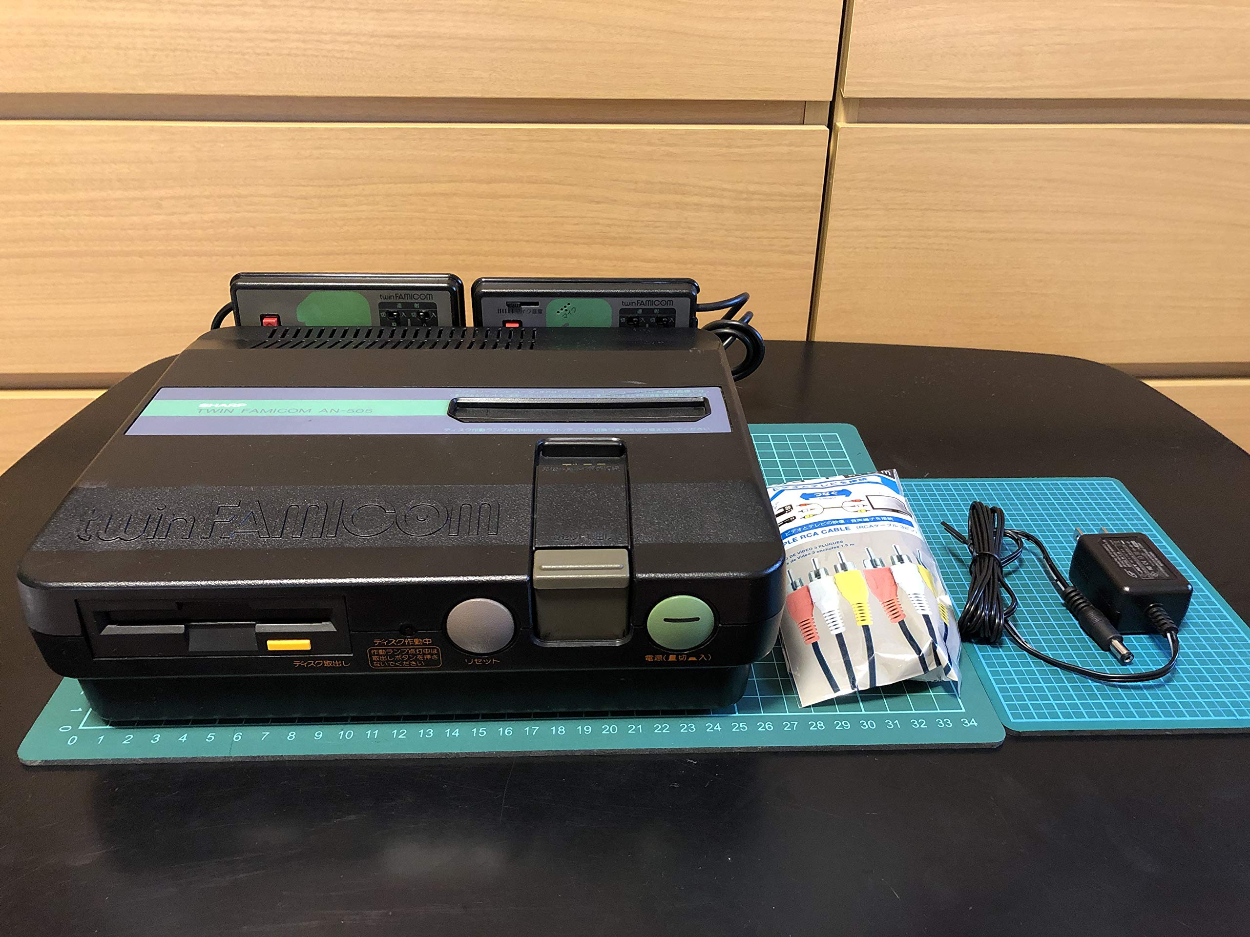レトロゲーム】ツインファミコン本体ジャンク ソフト34本 （シャープ 