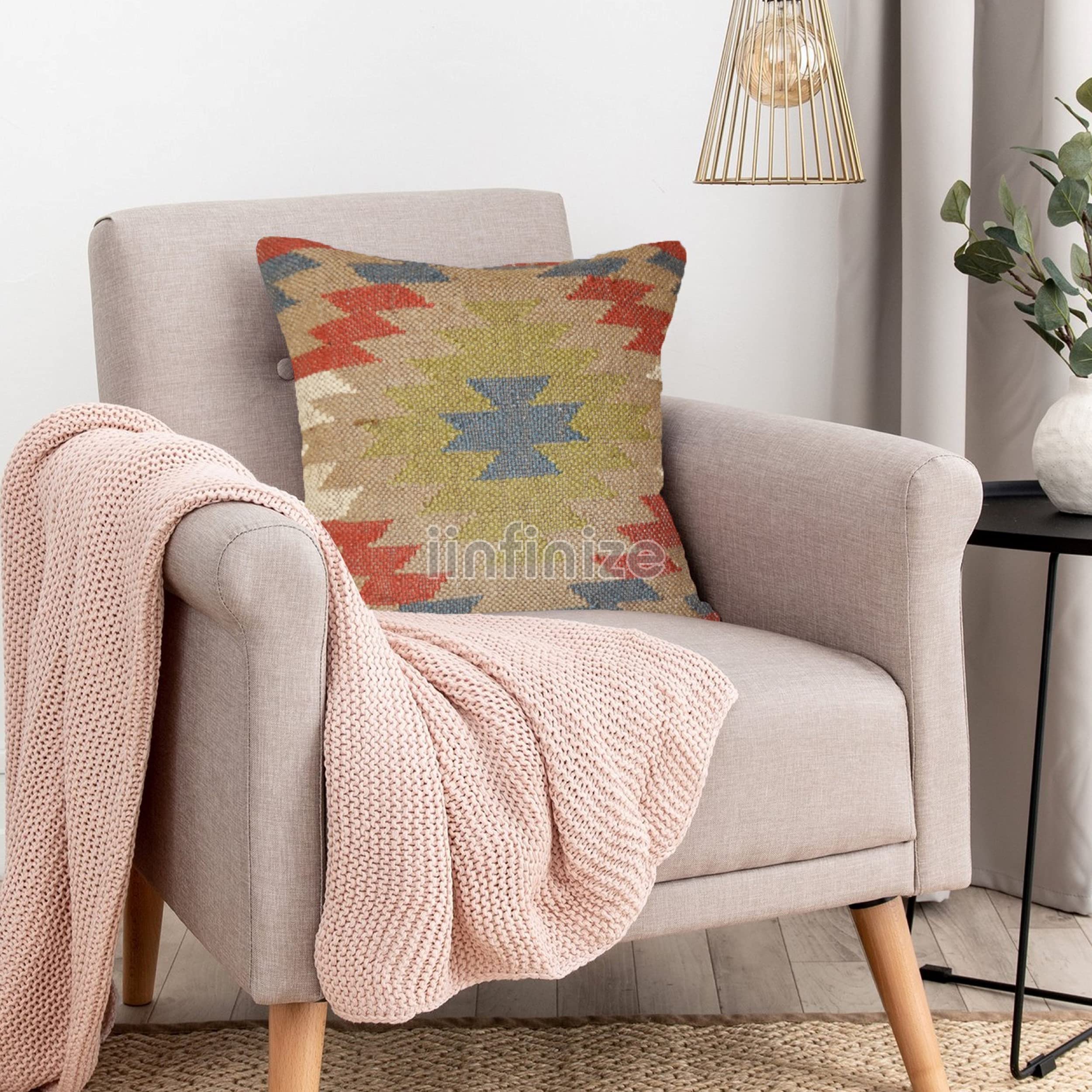 Housse de coussin bohème en jute et laine artisanale