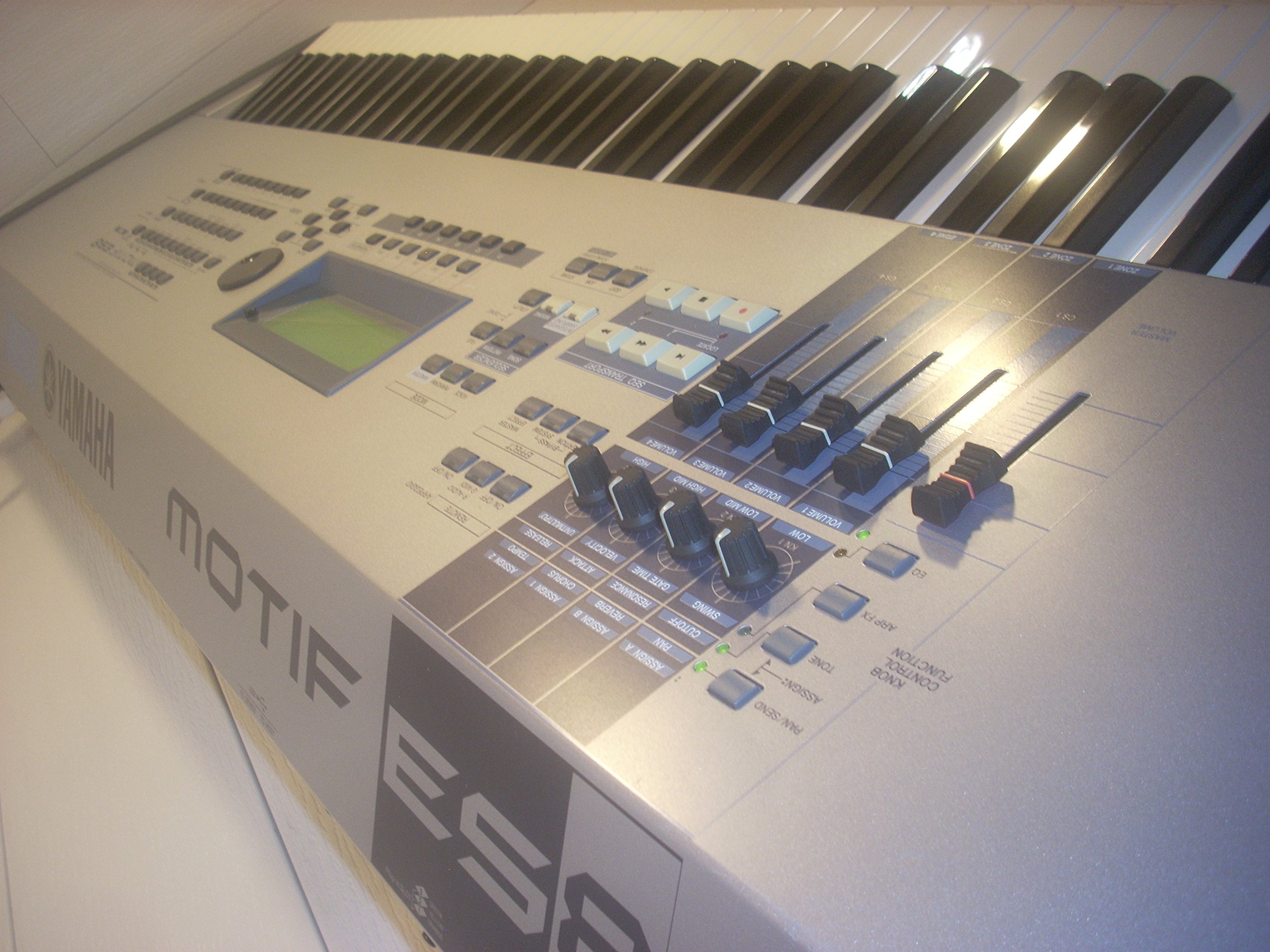 Amazon.com: Yamaha Motif ES8 88 clave Excelente + extra