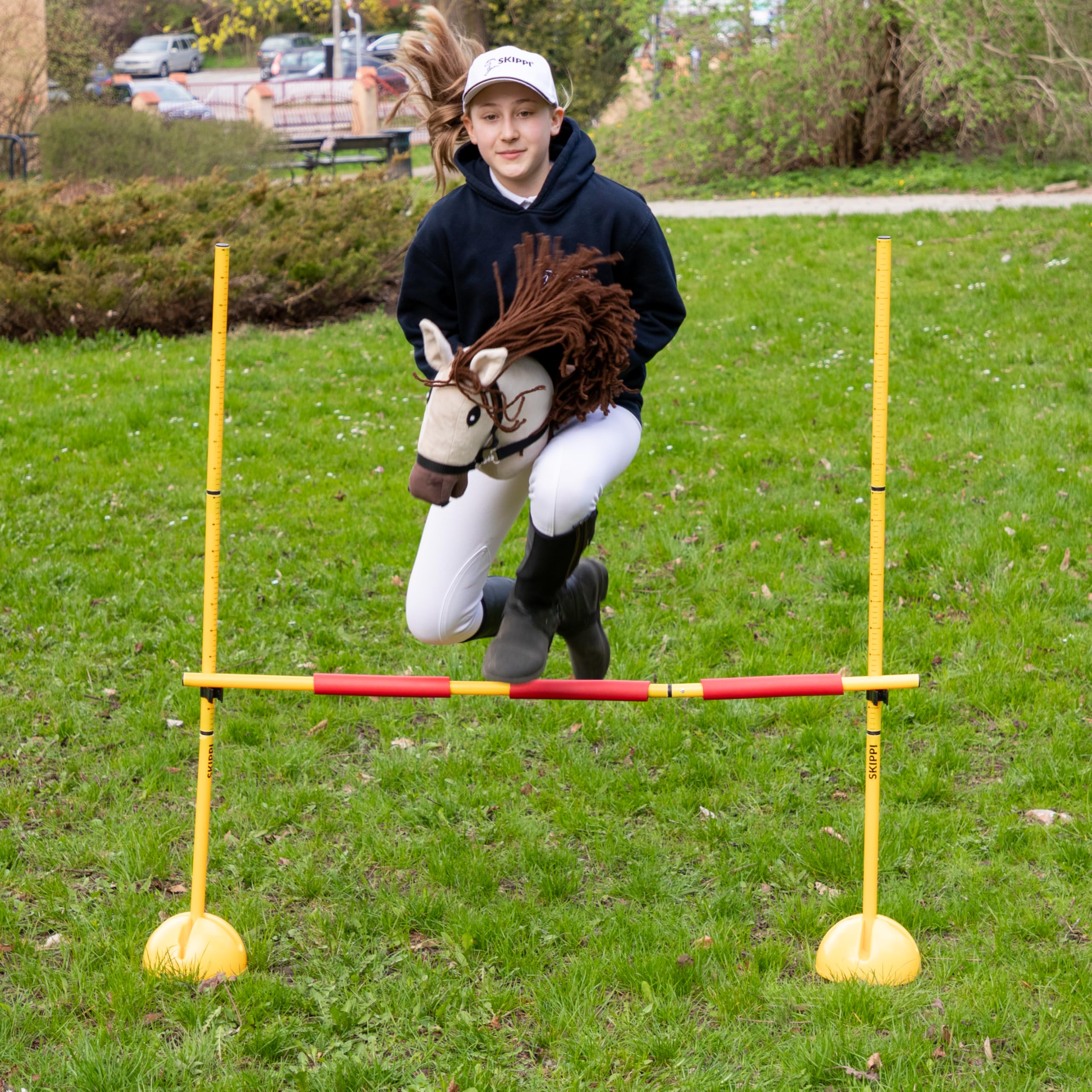 SKIPPI Hobby Horse Biskuit, Großes Steckenpferd A3, Halfter und Zügeln im Set, Hobby Horsing Pferd mit Zubehör, Ecru, Mandel, Hellbeiges Pferd