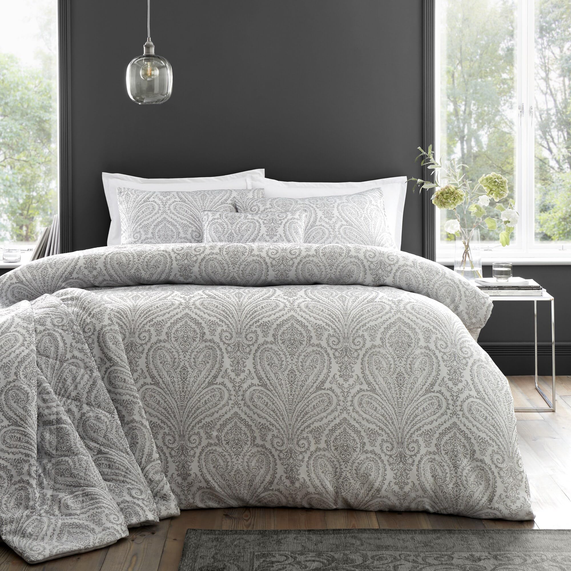 Housse de couette avec taies d'oreiller motif cachemire argenté taille Super King