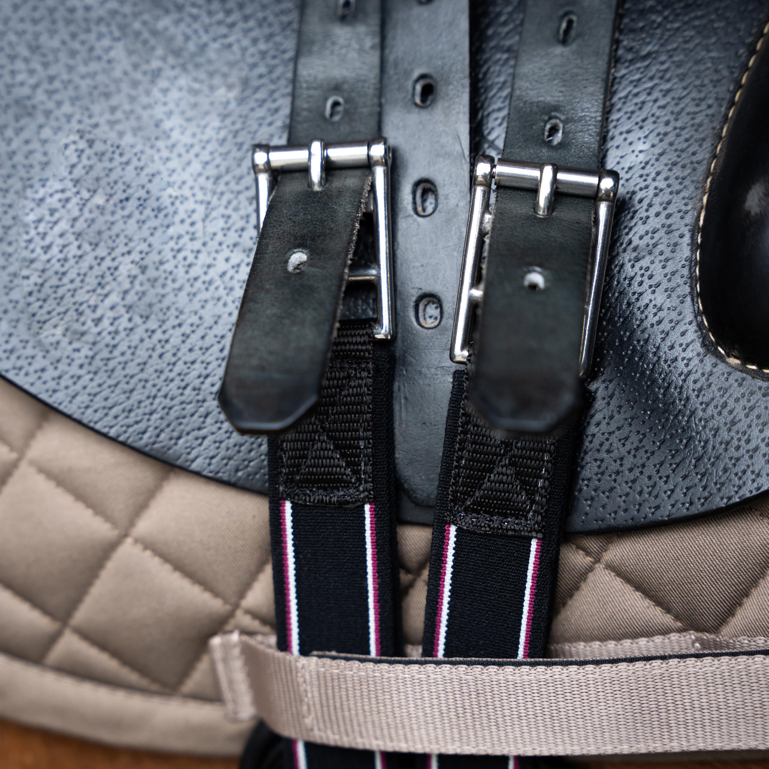 Imperial Riding Springgurt IRHBasic, anatomischer Stollengurt mit atmungsaktiver Polsterung und Bauchlatz, Schwarz, 105cm