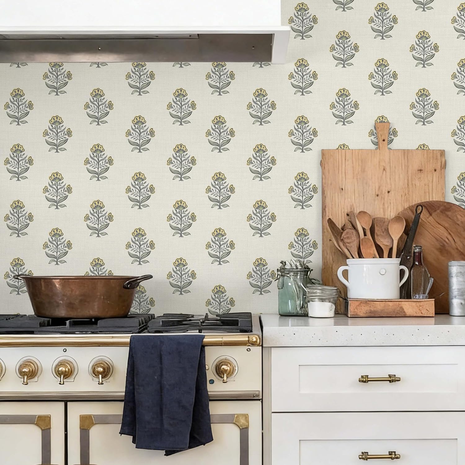 Heroad Vintage Floral Wallpaper Cottage Peel and Stick Wallpaper Retro Flower Contact Paper for Cabinets Drawers Removable Self-Adhesive Wall Paper for Bedroom Stick on Walls Decor Vinyl 17.3''x78.7''