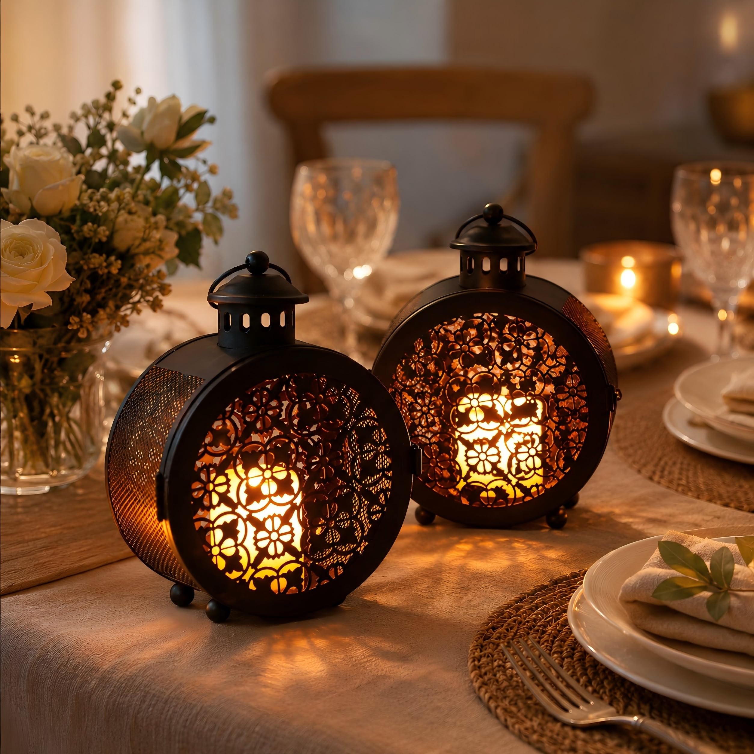 TRIROCKS Juego de 2 faroles redondos de metal vintage para velas de 19 cm de altura, portavelas decorativos colgantes para interiores y exteriores, fiestas, bodas, patio y jardín (negro, patrón retro